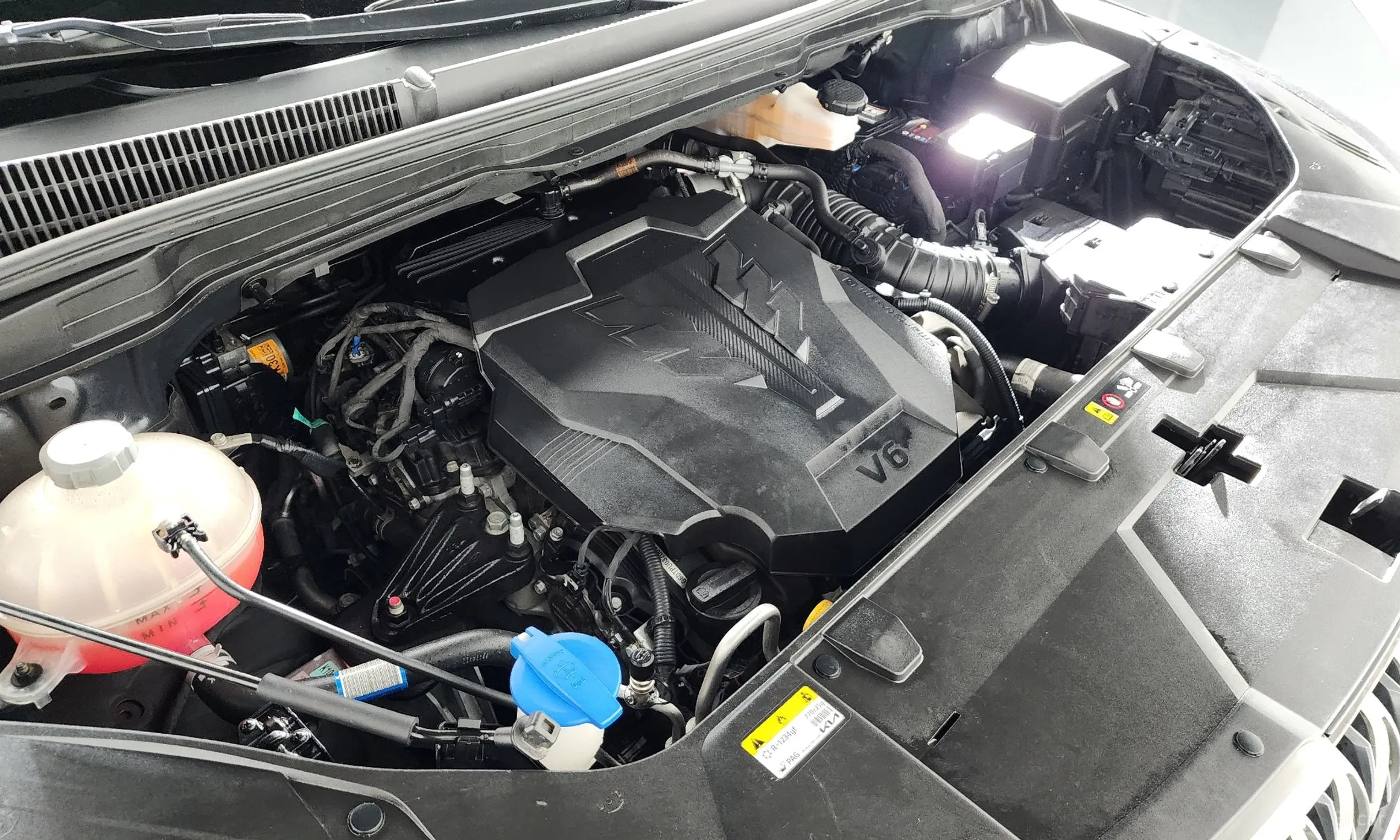 Kia Carnival Gen 4 превью 6
