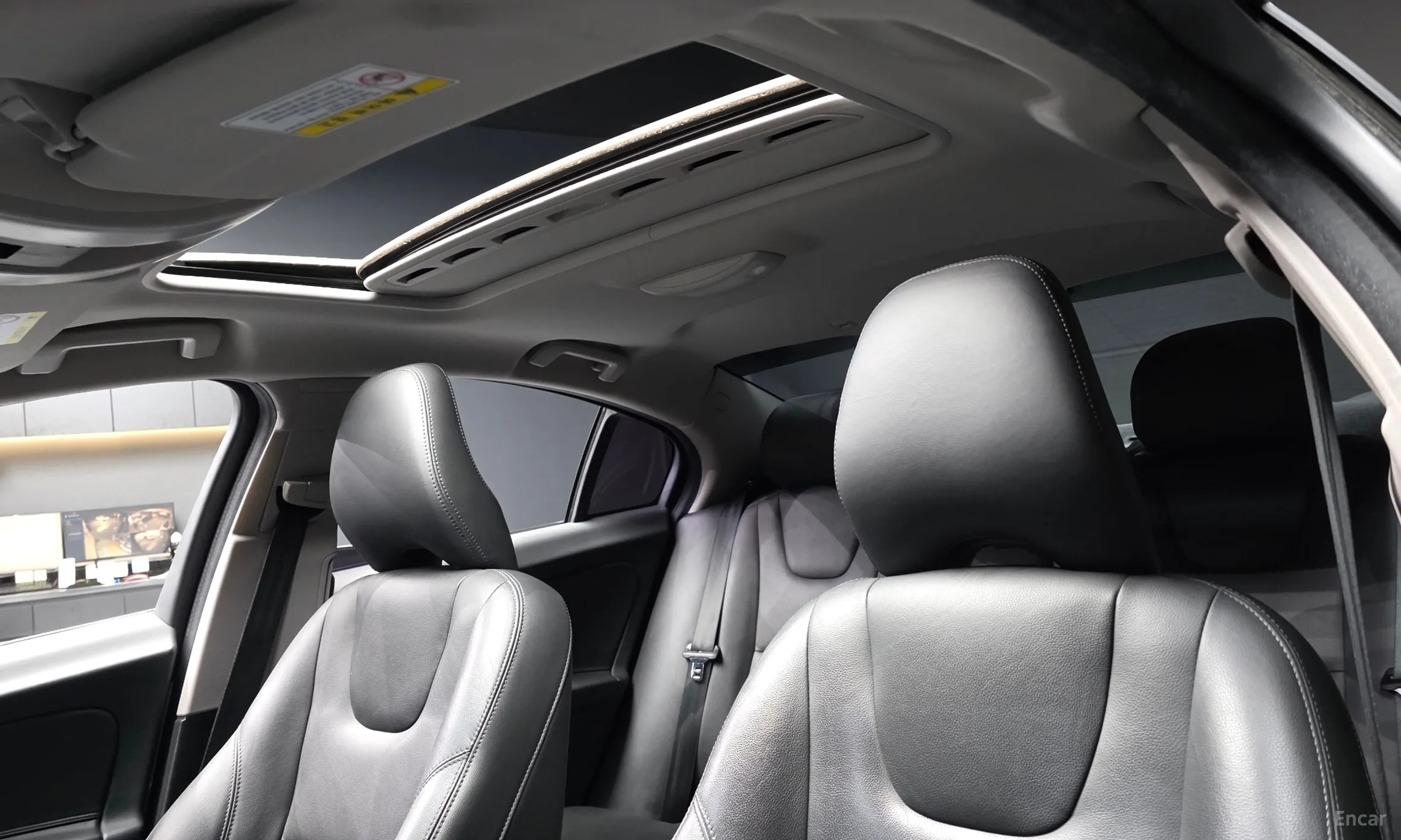 Volvo S60 превью 19