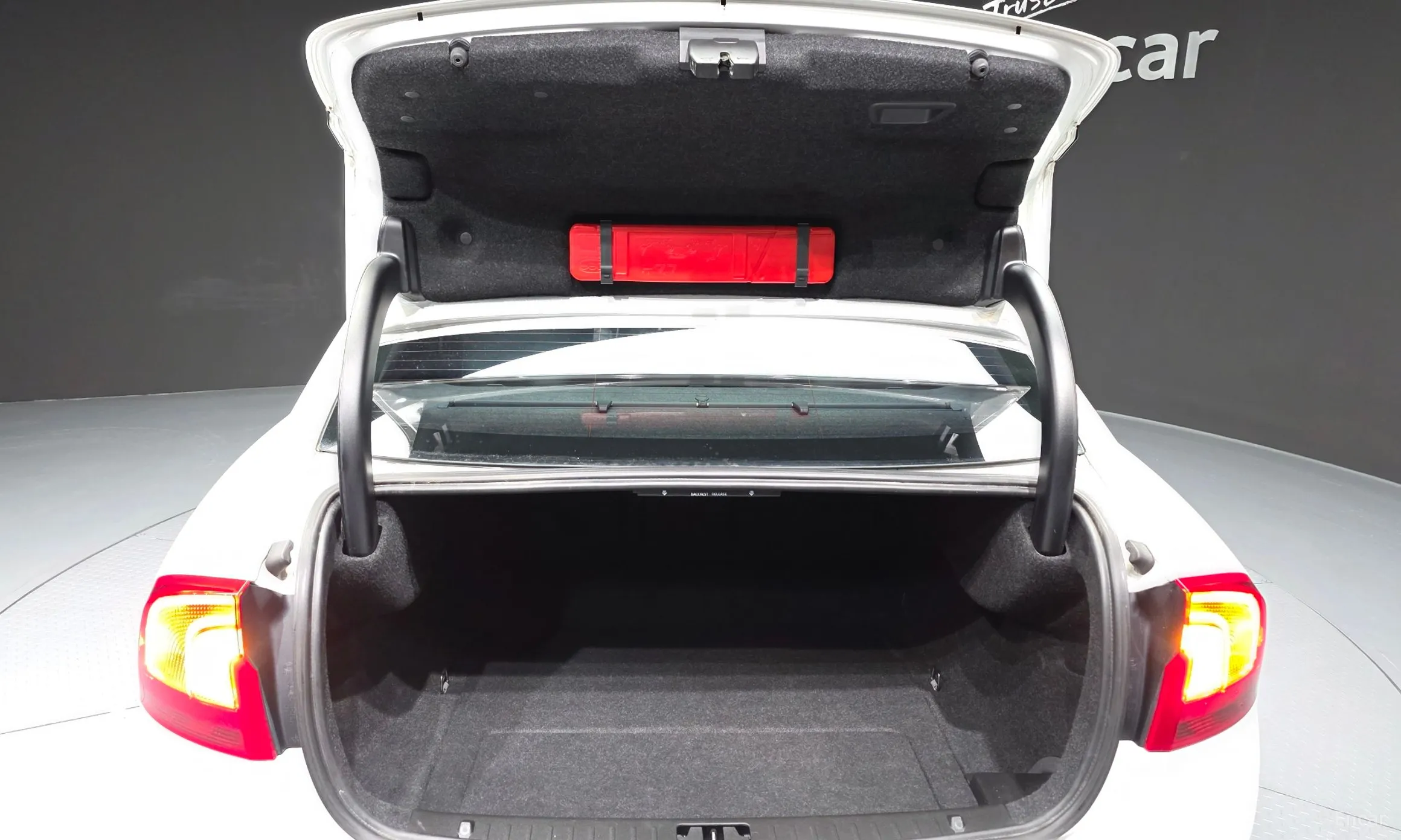 Volvo S60 превью 20