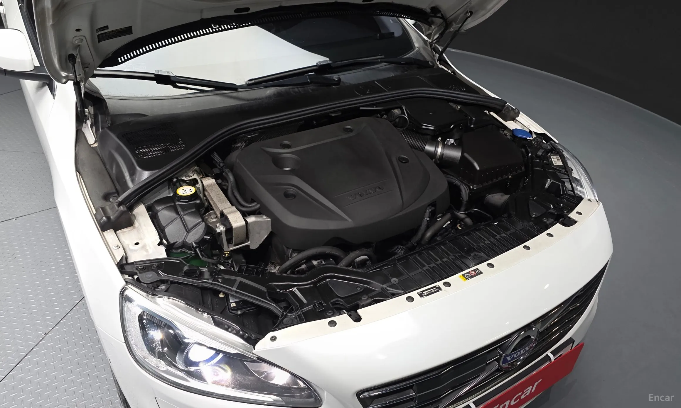 Volvo S60 превью 6