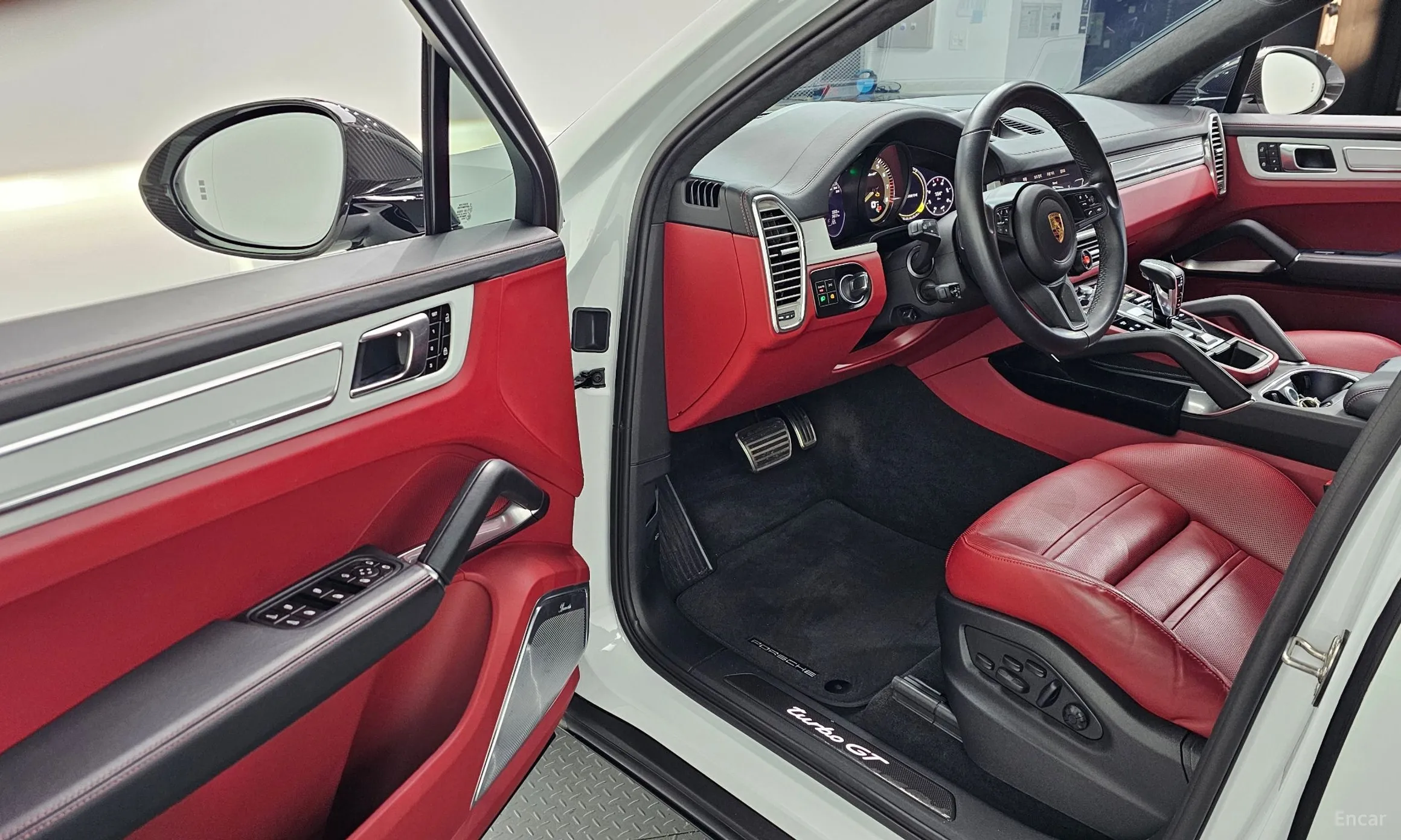 Porsche Cayenne (PO536) превью 11