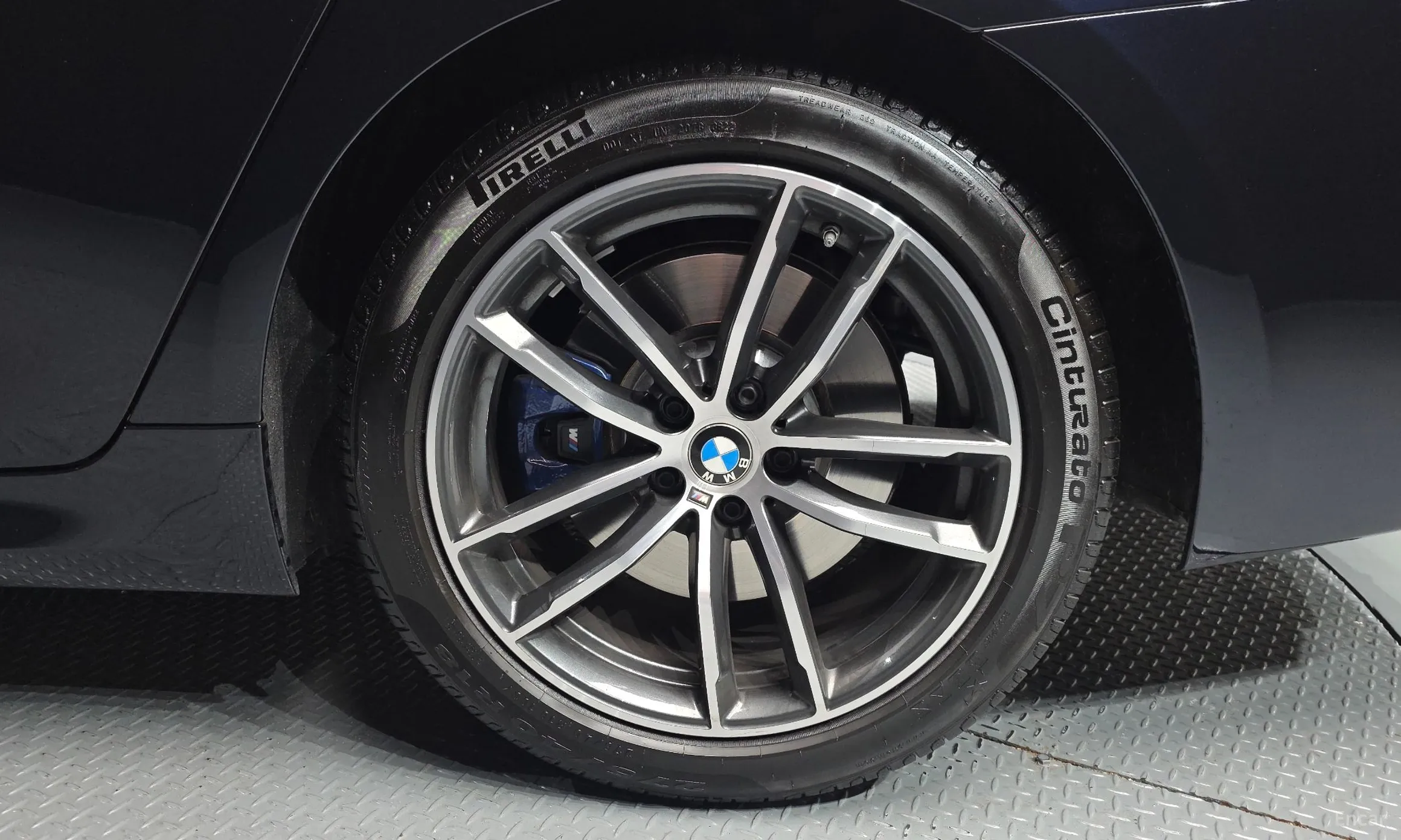 BMW 5 Series (G30) превью 5