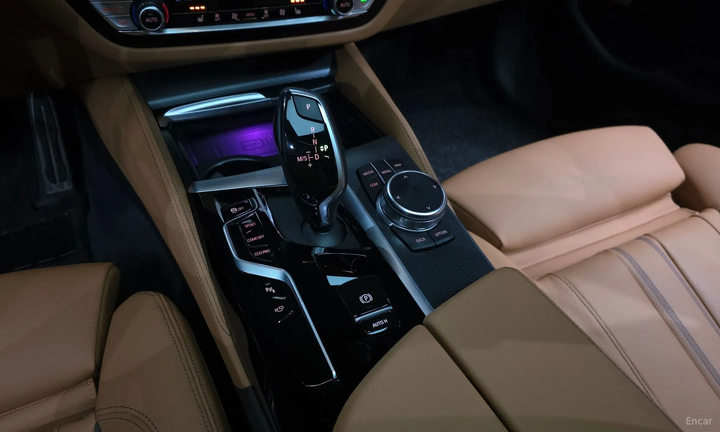BMW 5 Series (G30) превью 9