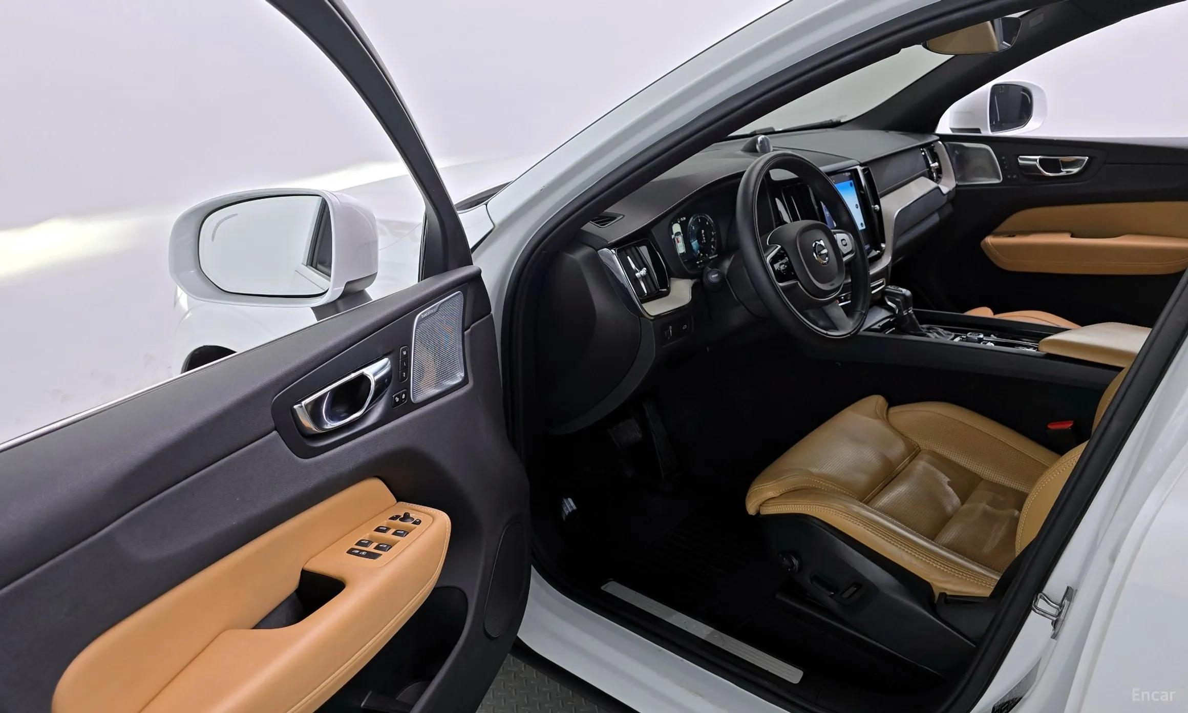 Volvo XC60 Gen 2 превью 10
