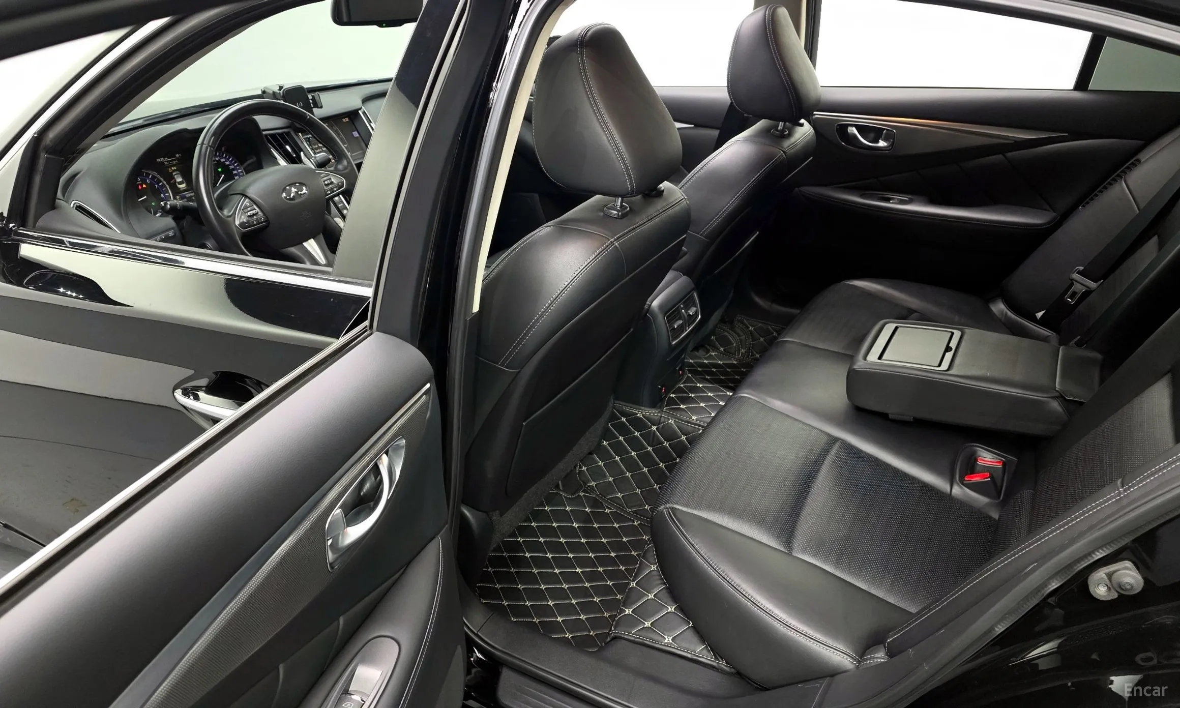 Infiniti Q50 превью 11