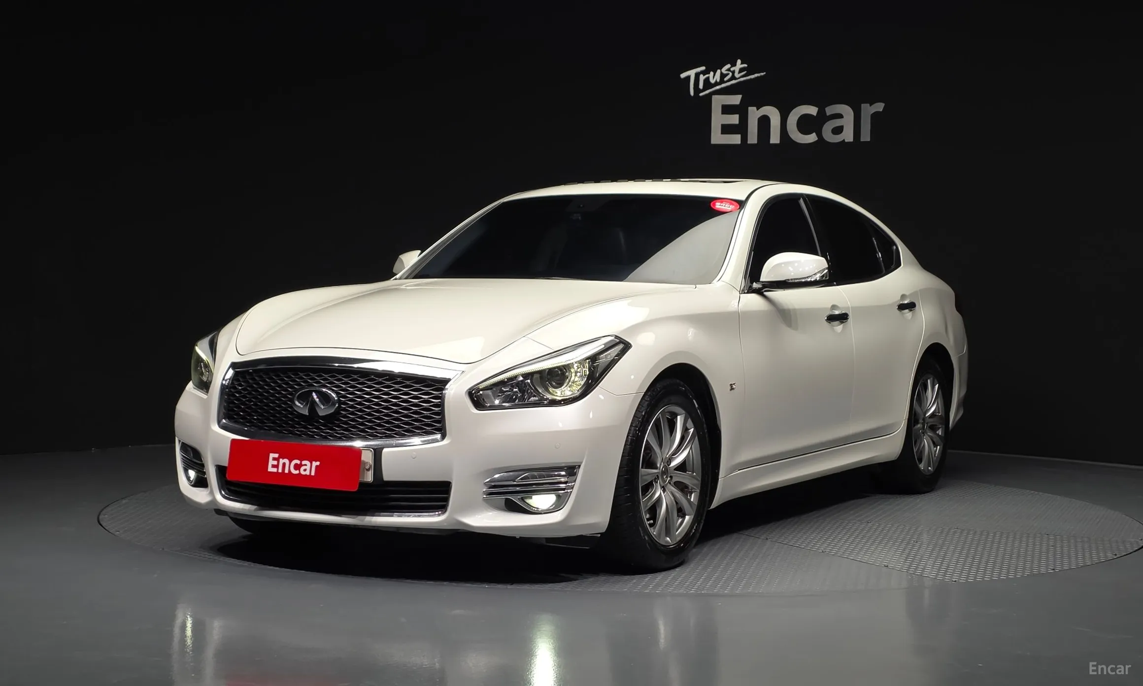 Infiniti Q70