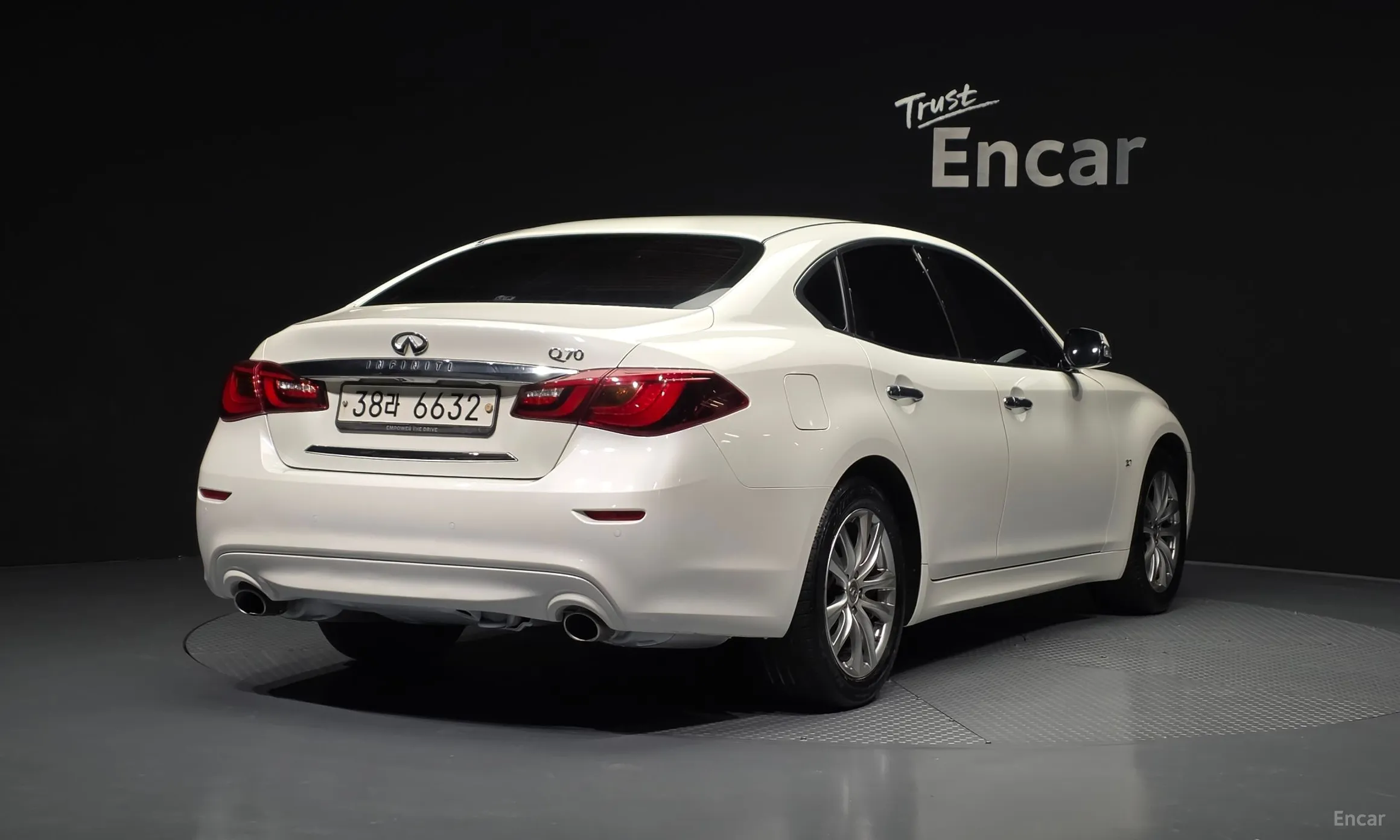 Infiniti Q70