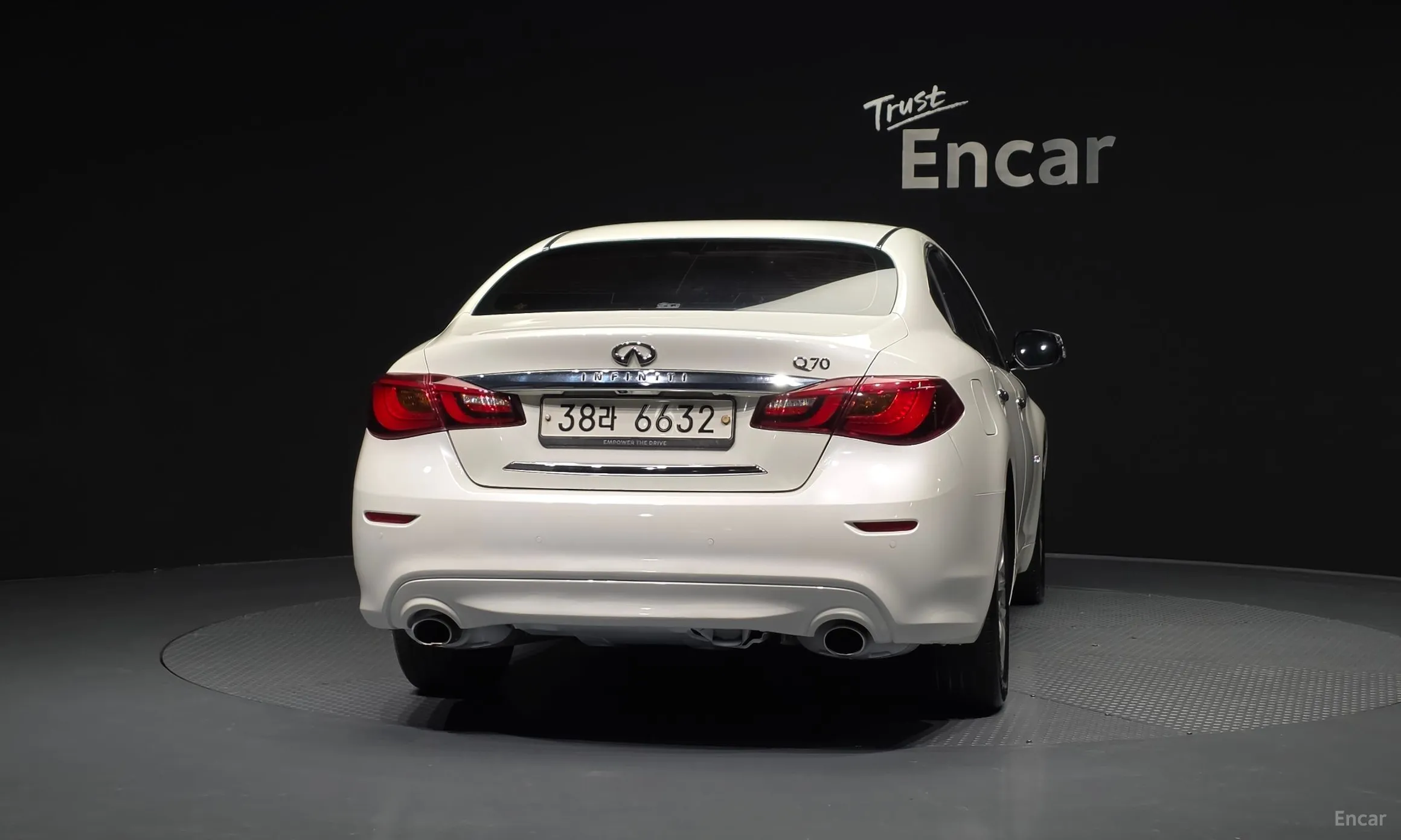 Infiniti Q70 превью 4