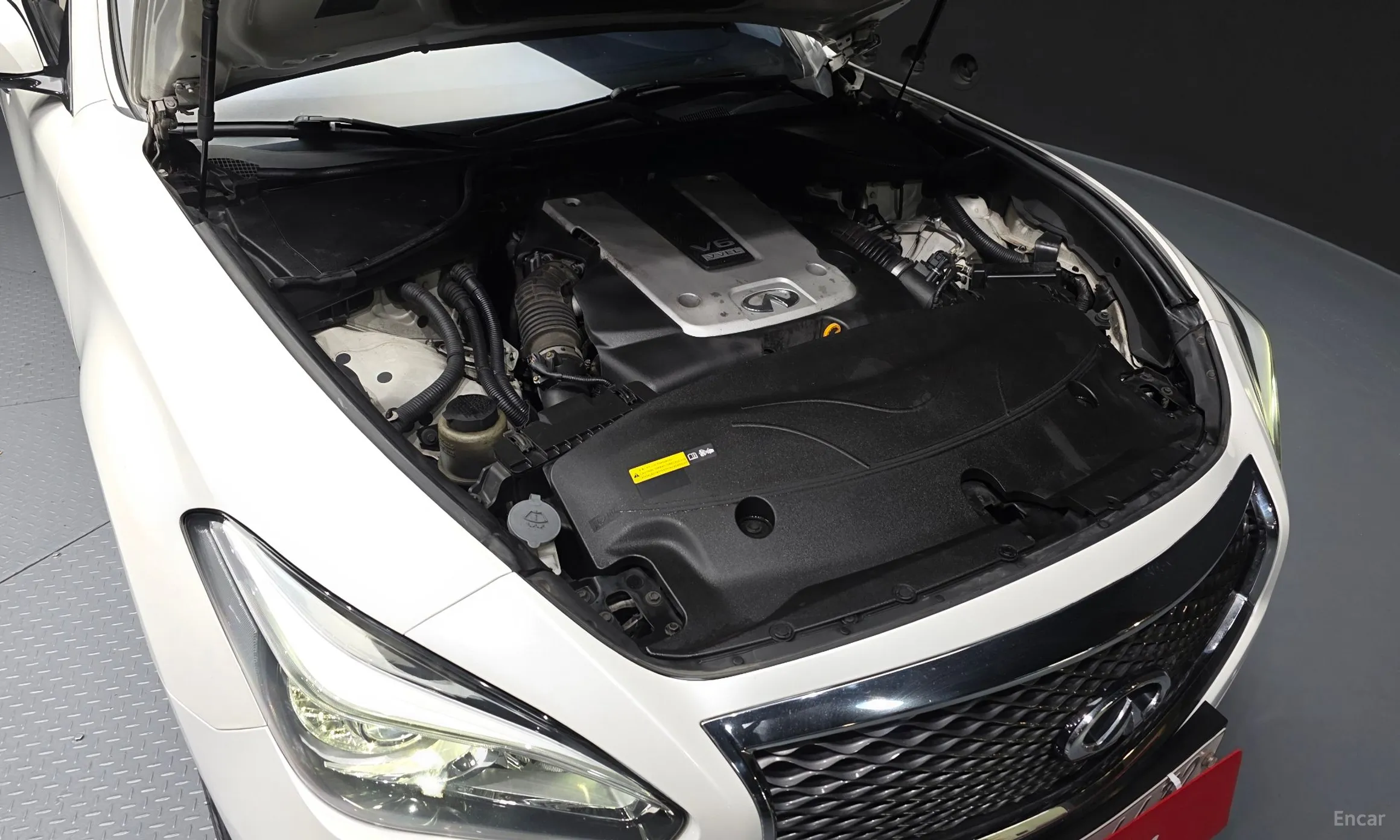 Infiniti Q70 превью 6