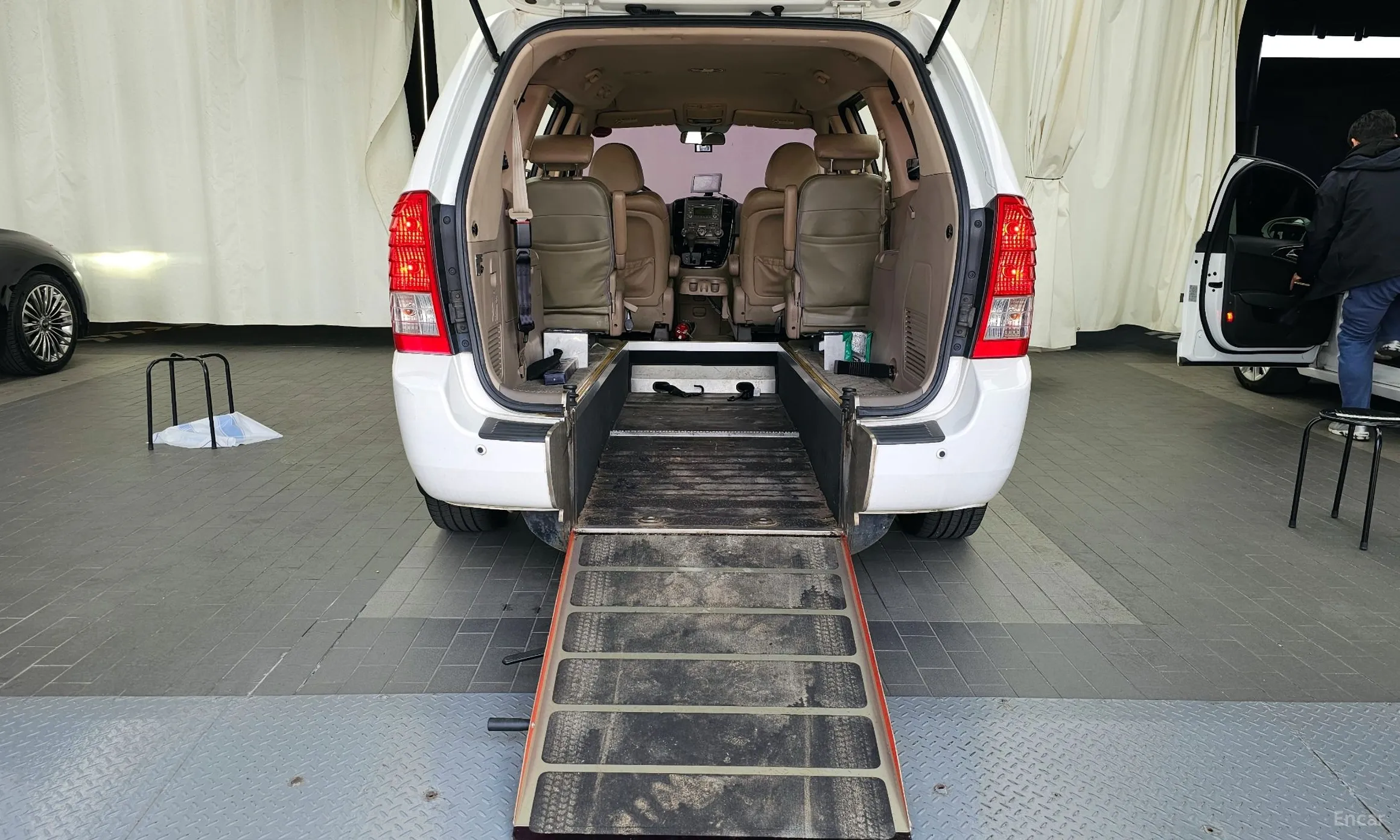 Kia Carnival R превью 20