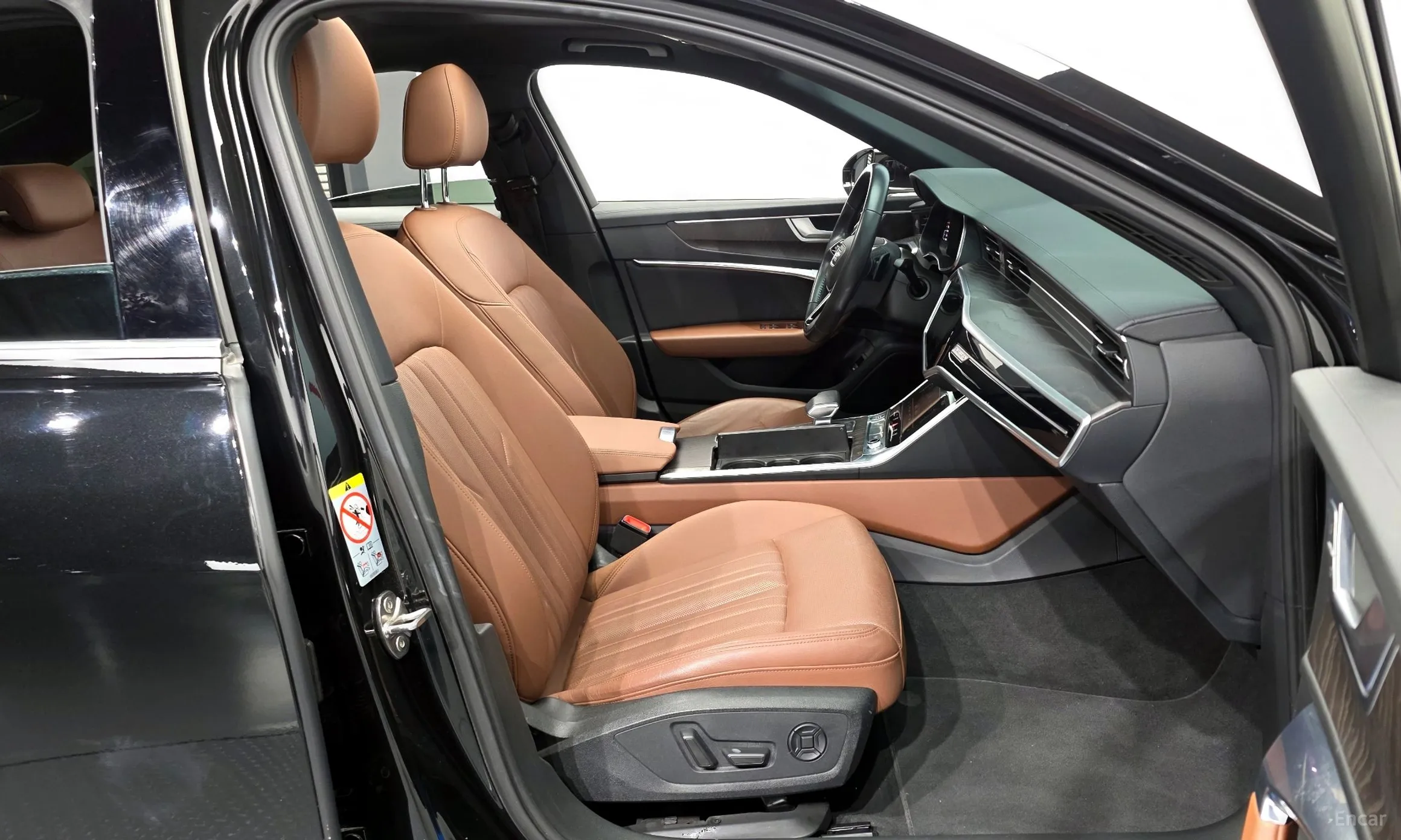 Audi A6 (C8) превью 11