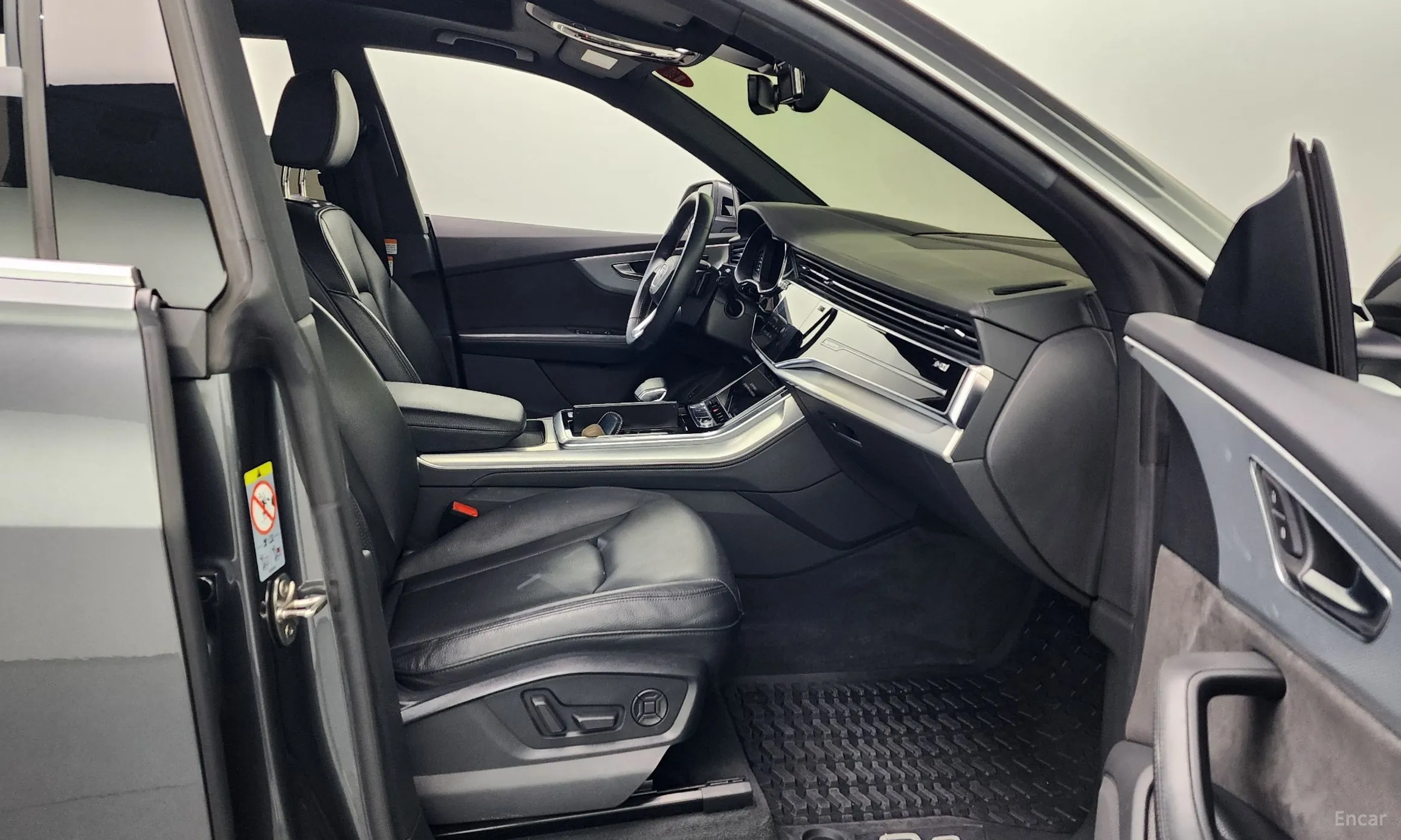 Audi Q8 (4M) превью 11