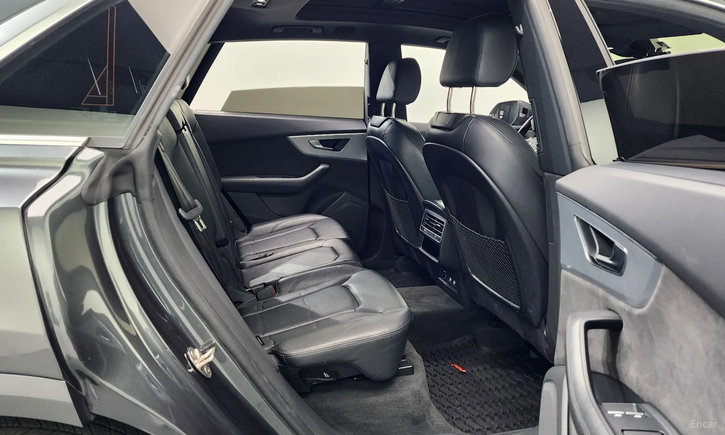 Audi Q8 (4M) превью 12