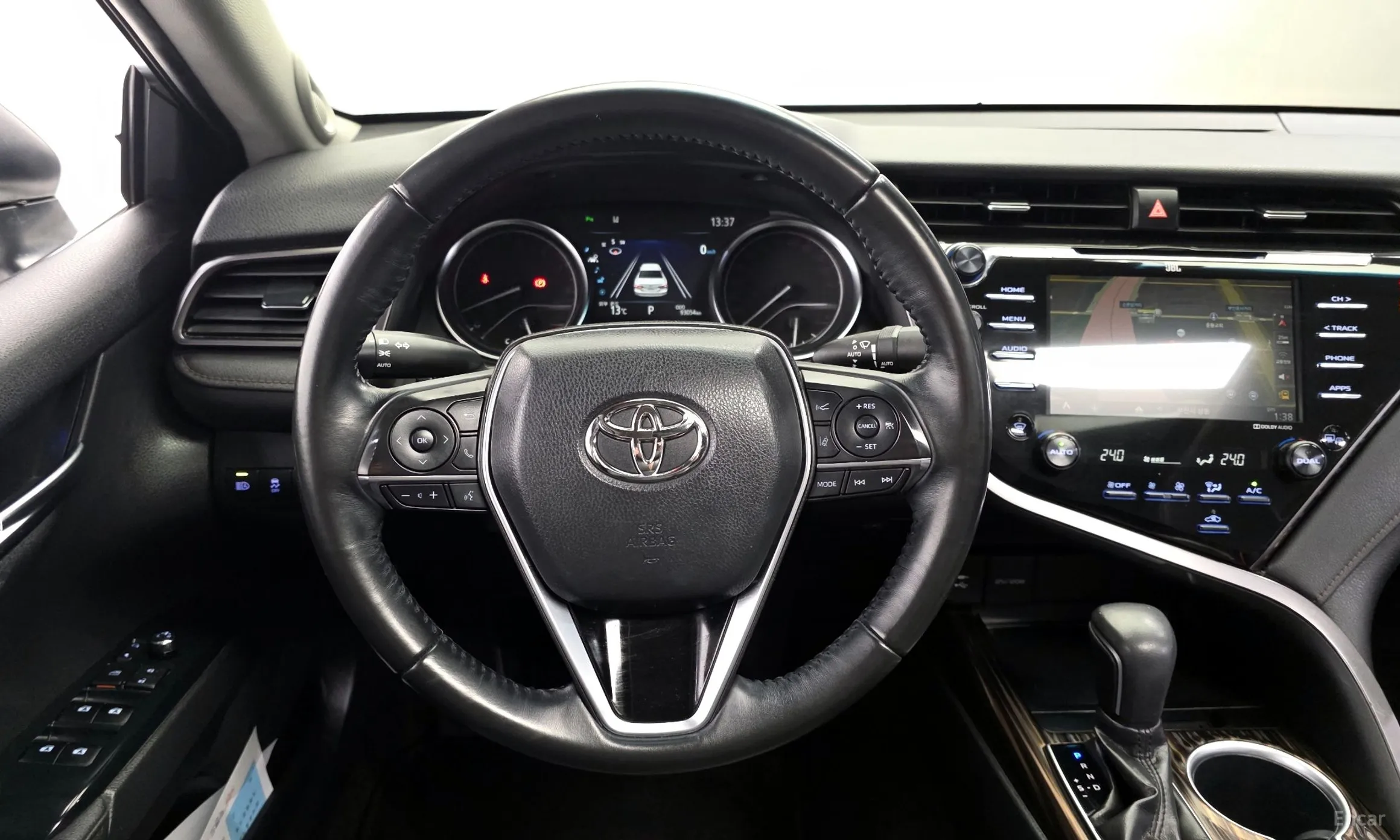 Toyota Camry (XV70) превью 13
