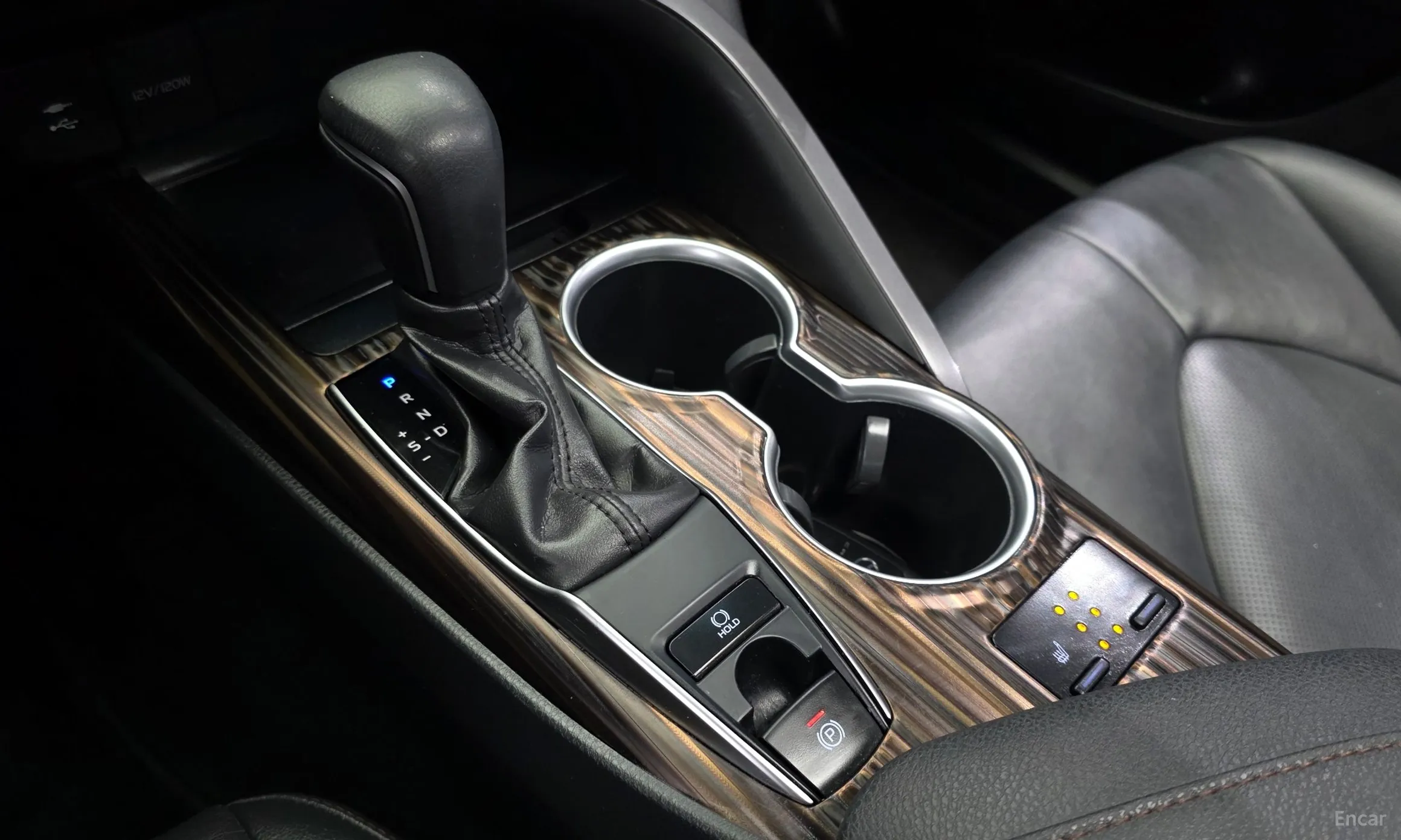 Toyota Camry (XV70) превью 9