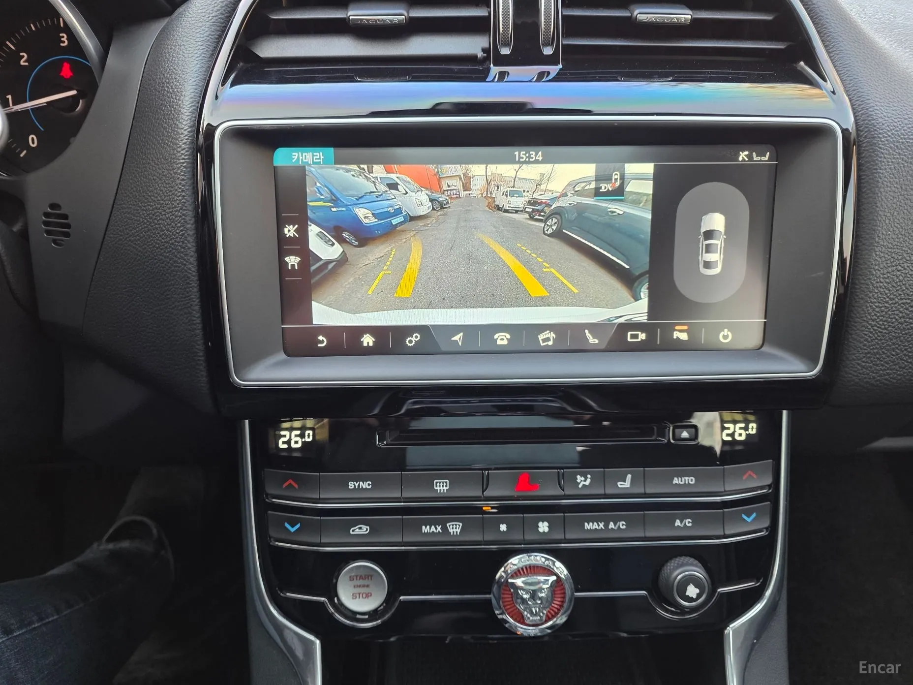 Jaguar XE превью 15