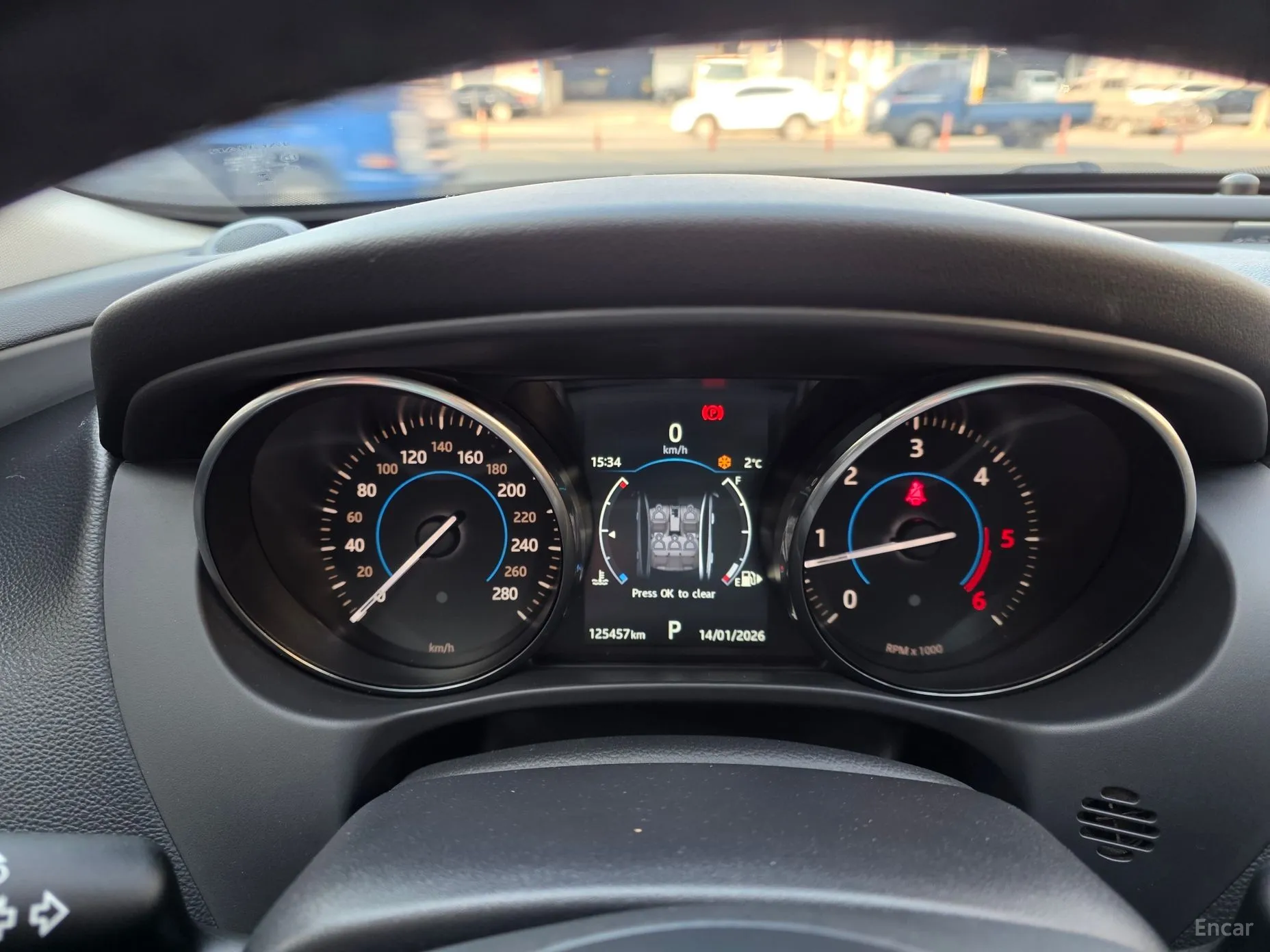 Jaguar XE превью 8