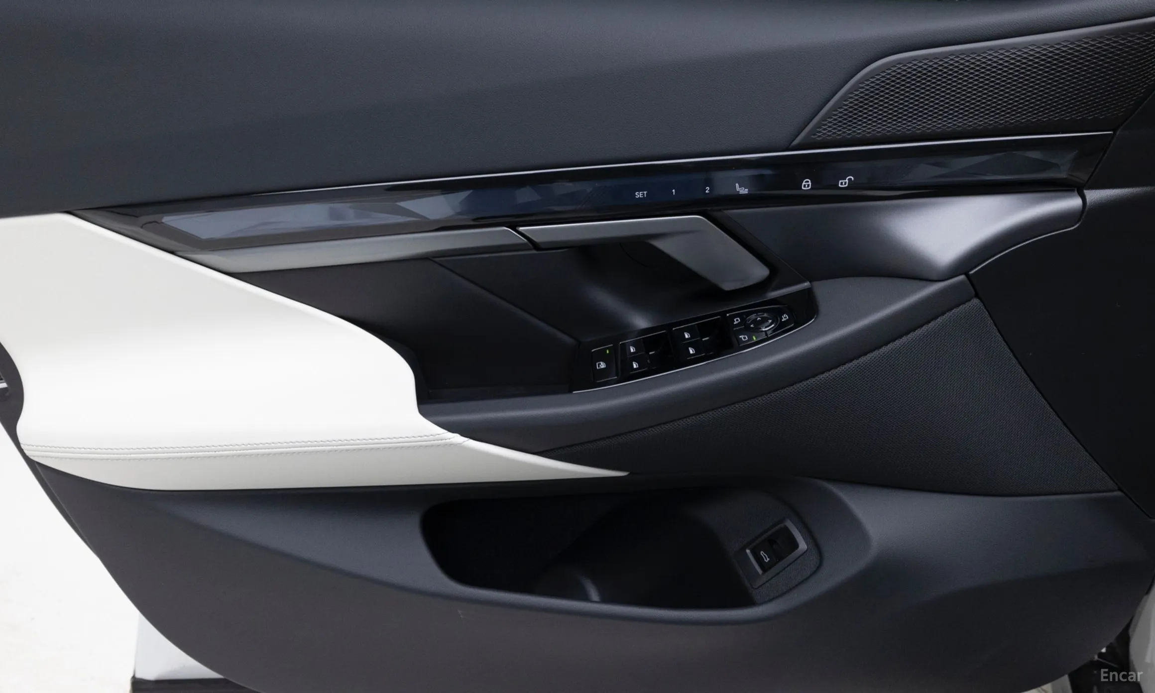 BMW 5 Series (G60) превью 13