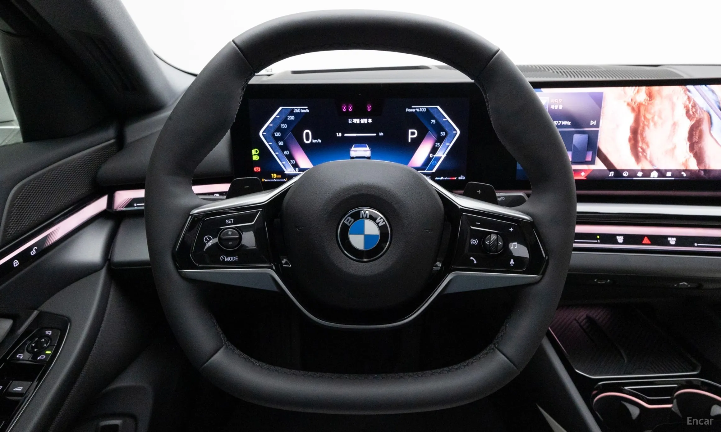 BMW 5 Series (G60) превью 14