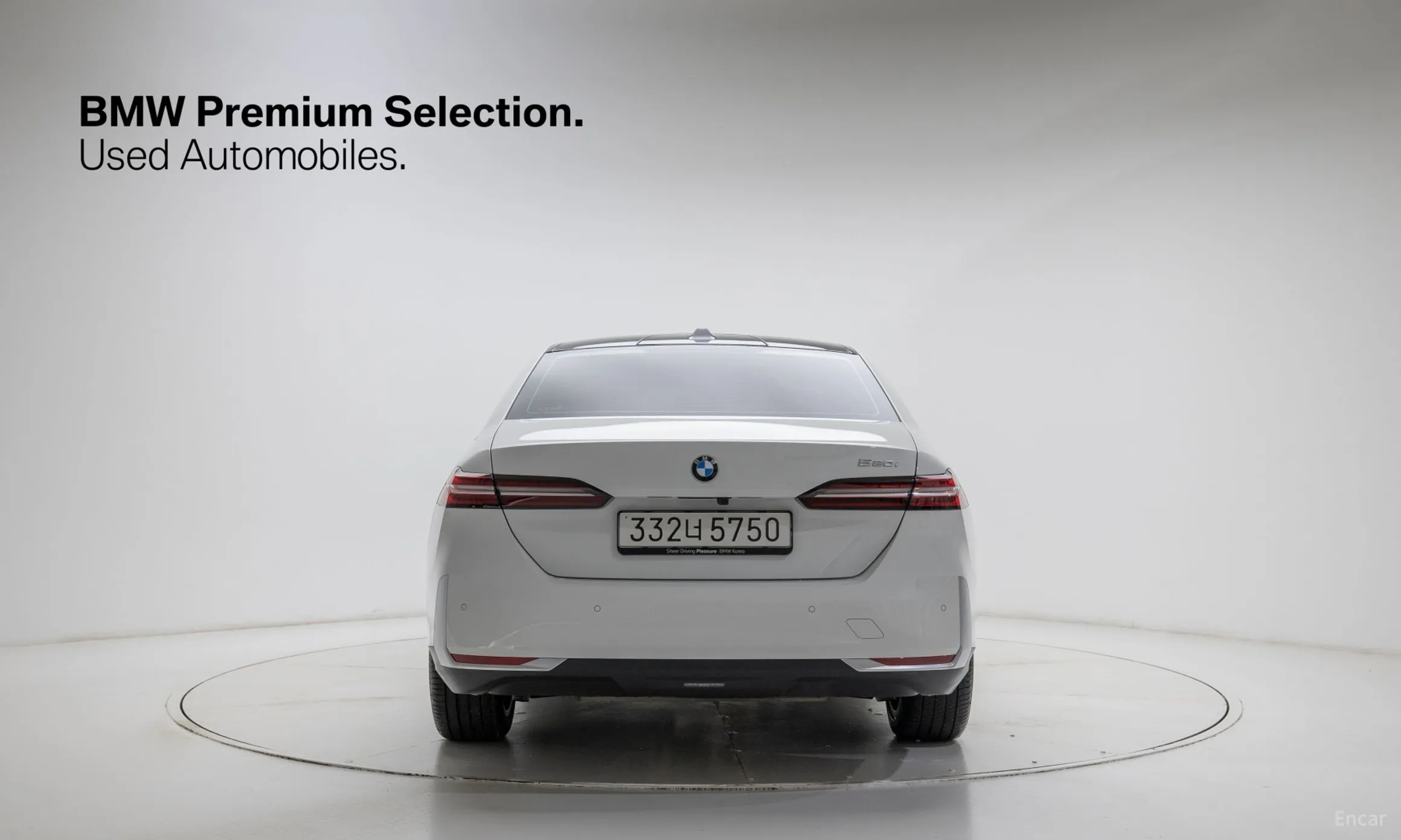 BMW 5 Series (G60) превью 4