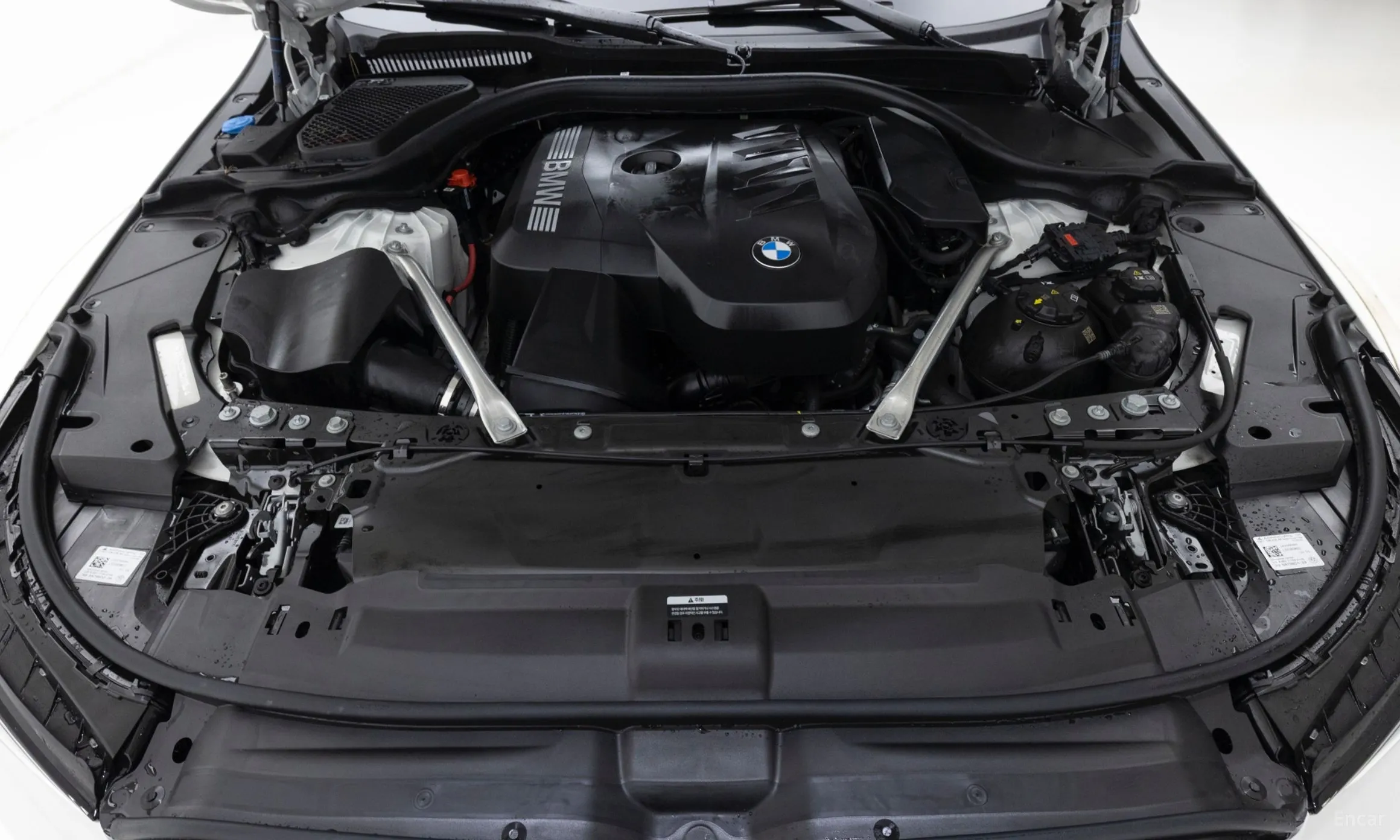 BMW 5 Series (G60) превью 6