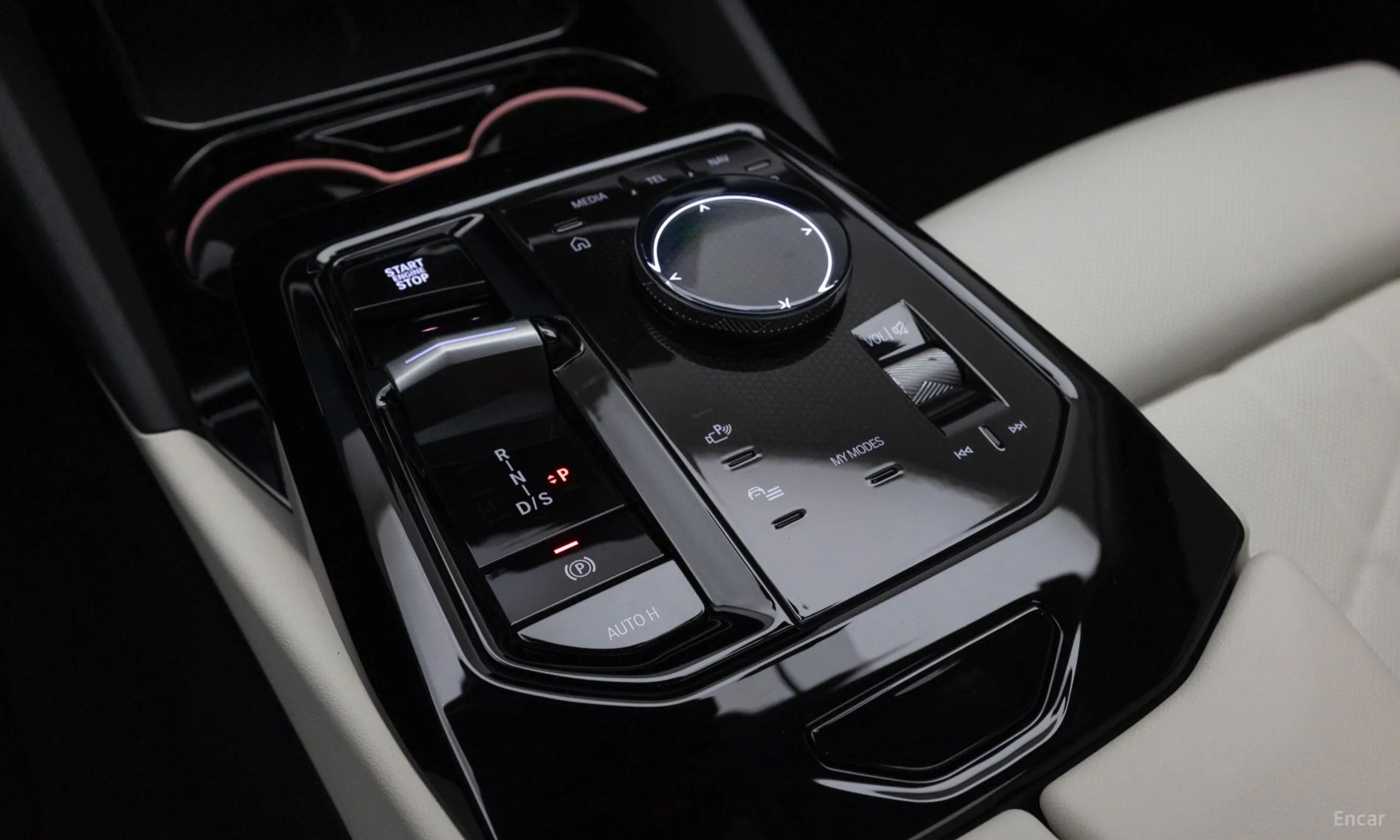 BMW 5 Series (G60) превью 9