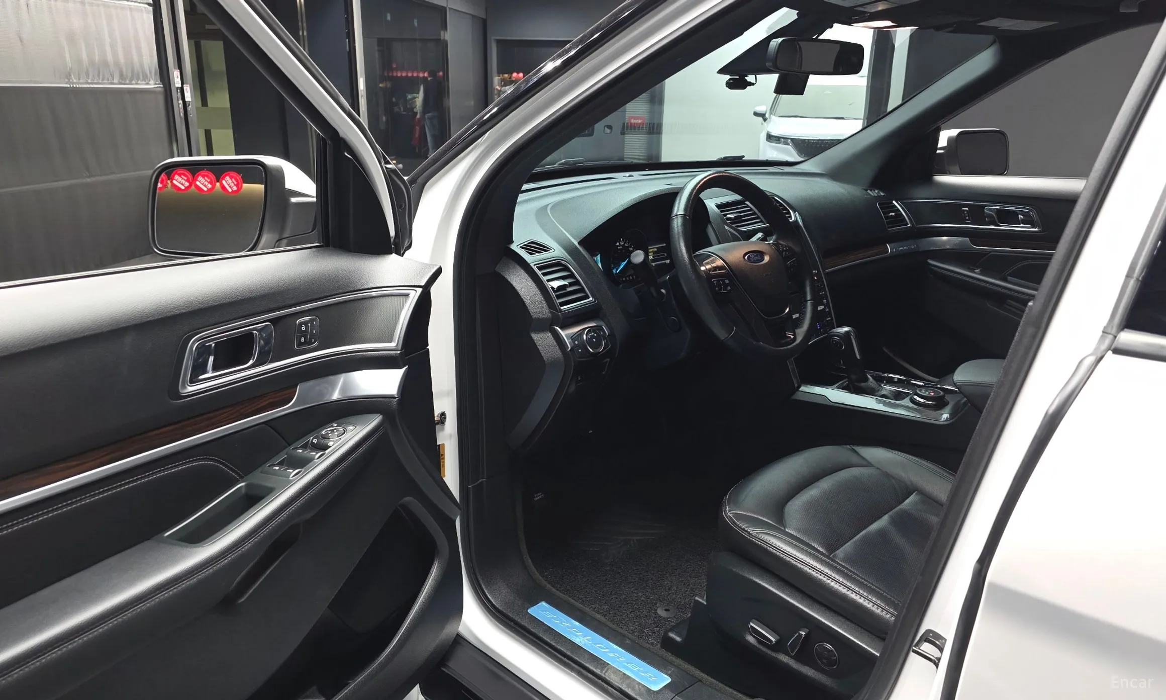 Ford Explorer превью 10