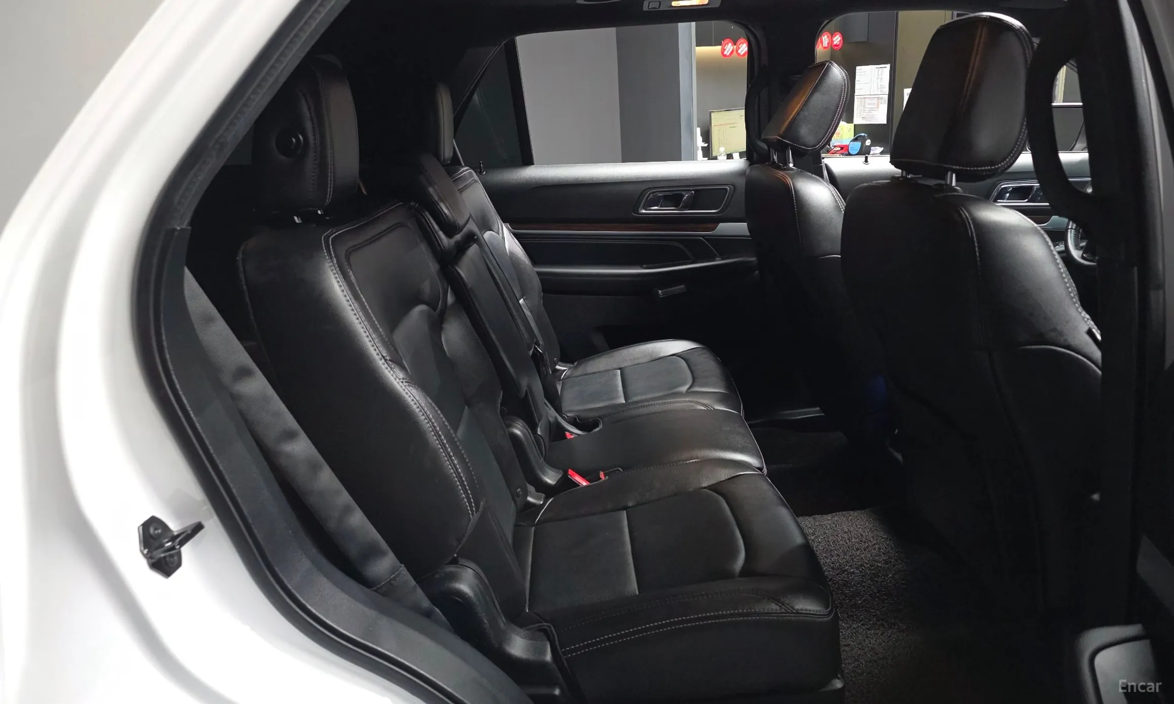 Ford Explorer превью 12