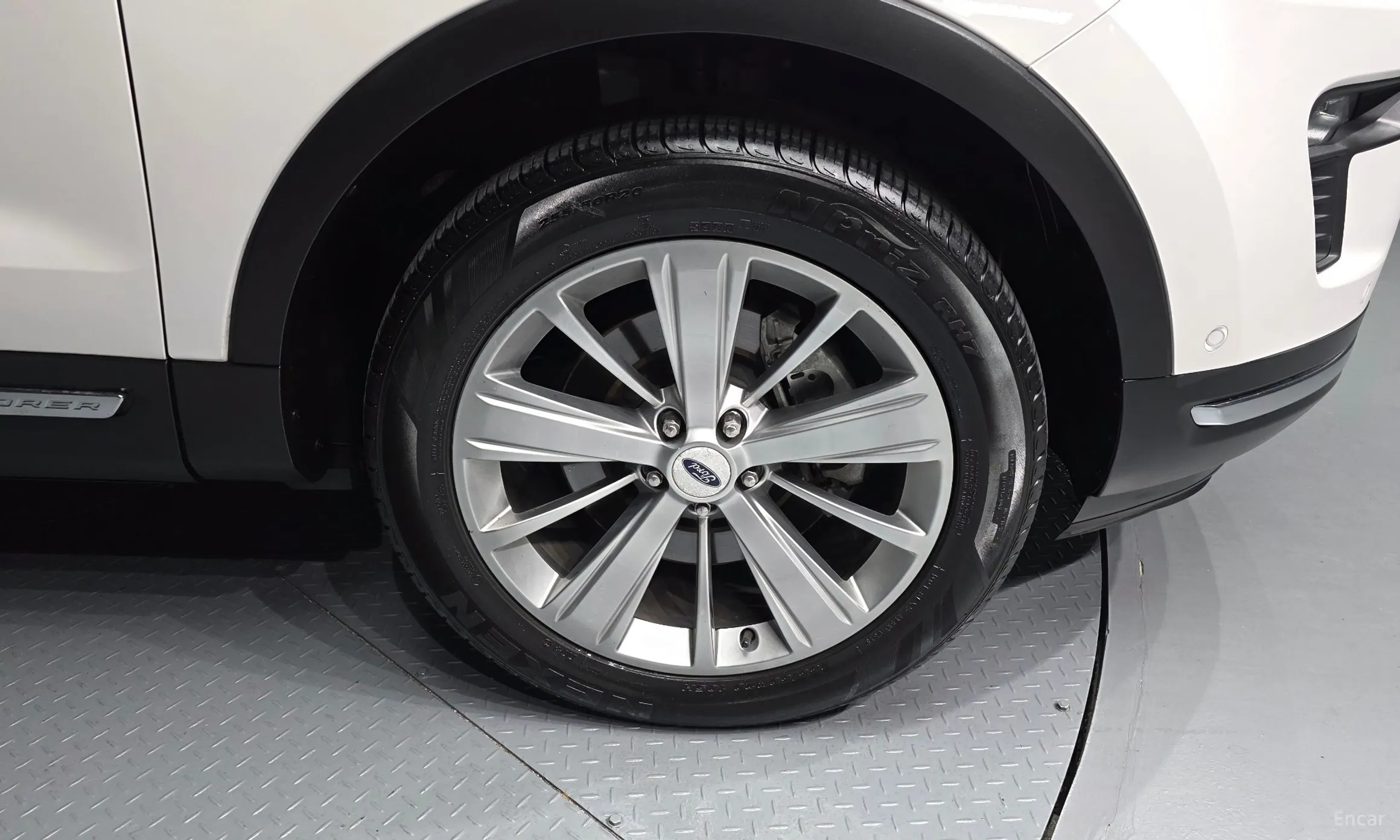 Ford Explorer превью 5