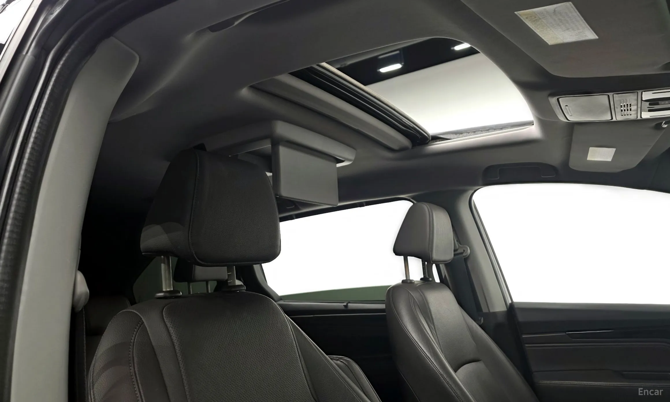 Honda Odyssey превью 18