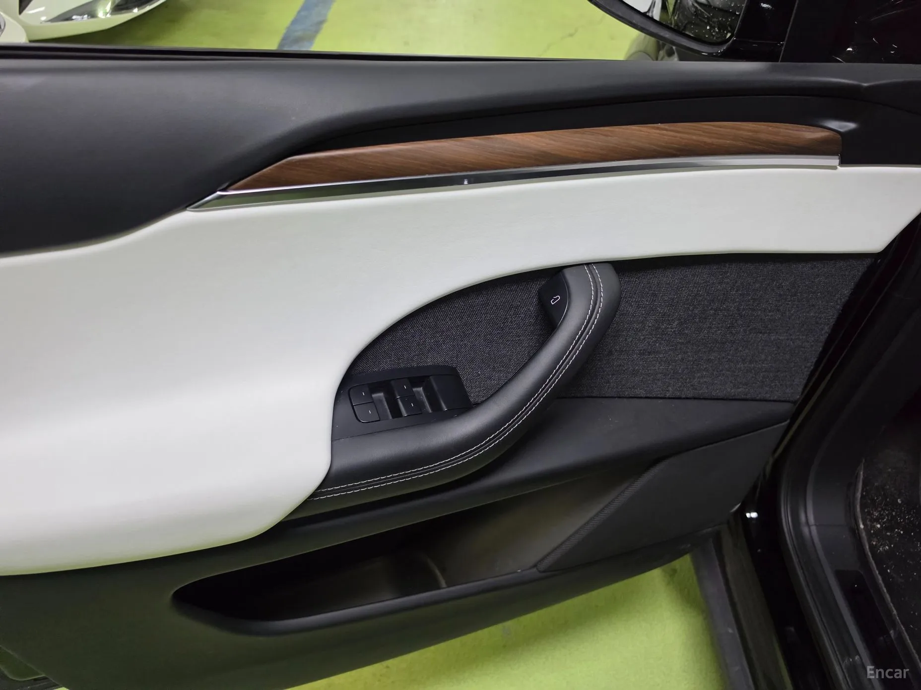 Tesla Model X превью 10