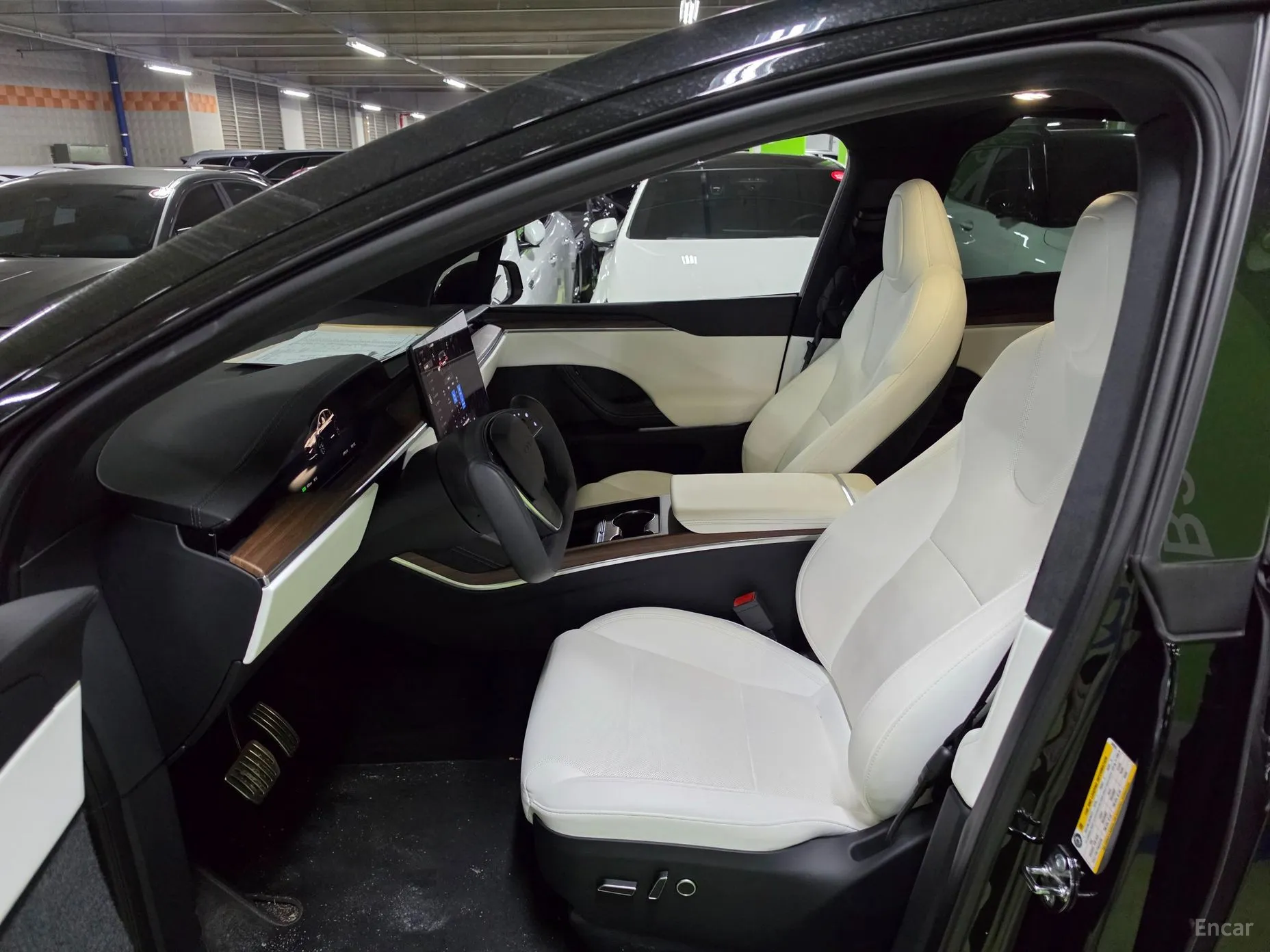 Tesla Model X превью 11