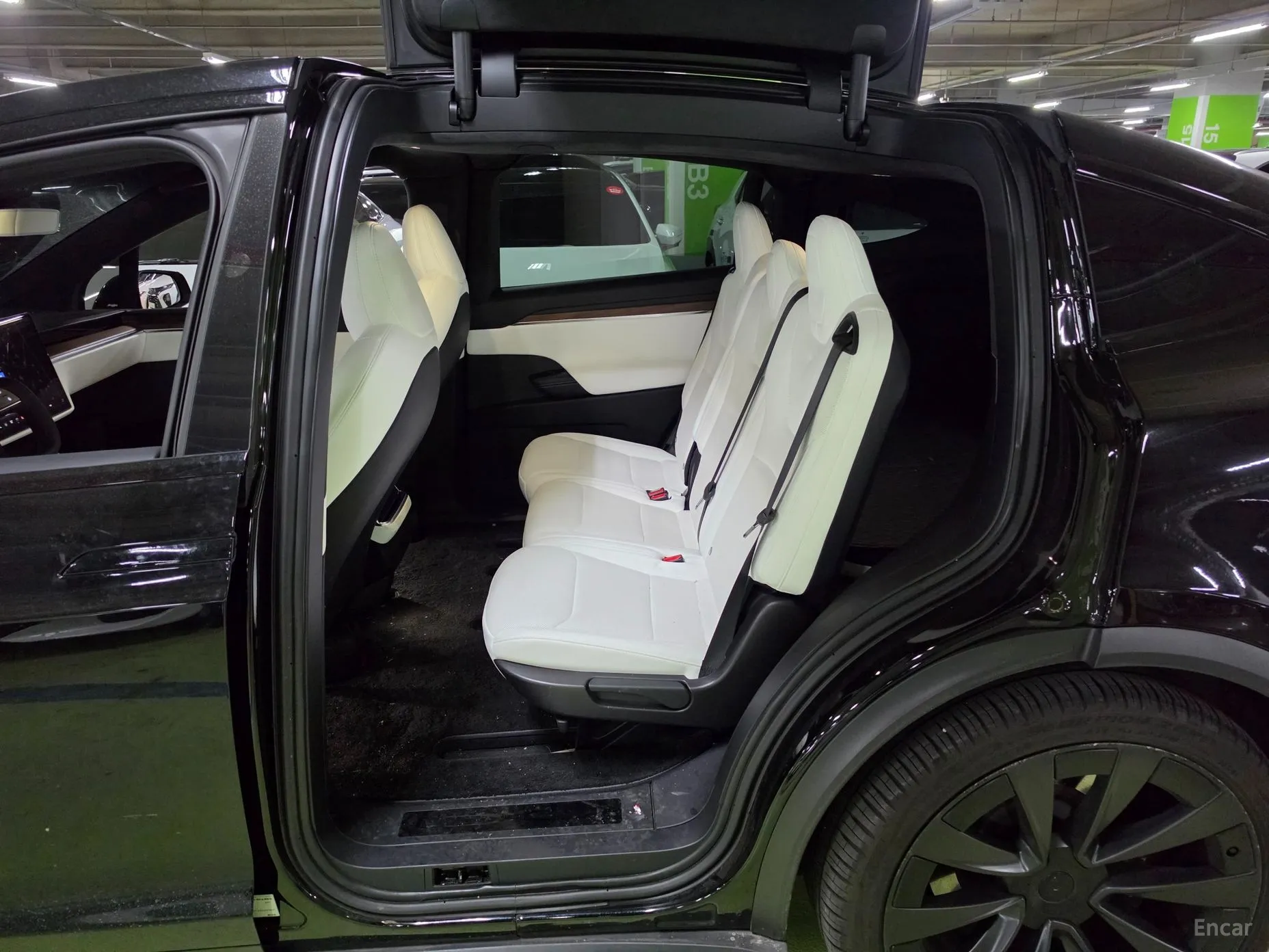 Tesla Model X превью 12