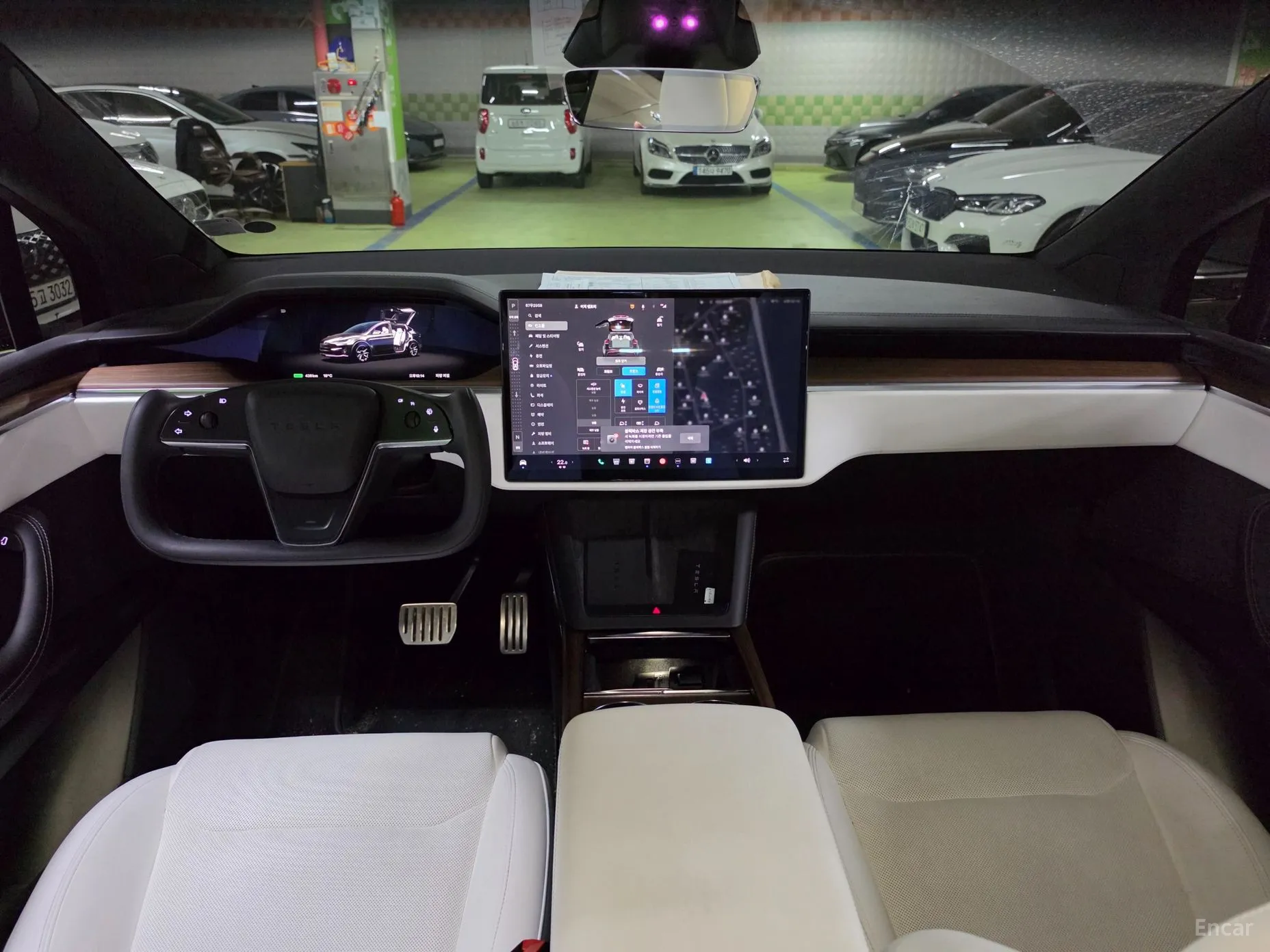 Tesla Model X превью 13