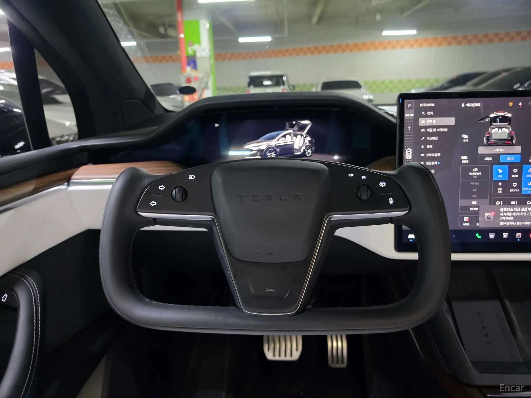 Tesla Model X превью 14