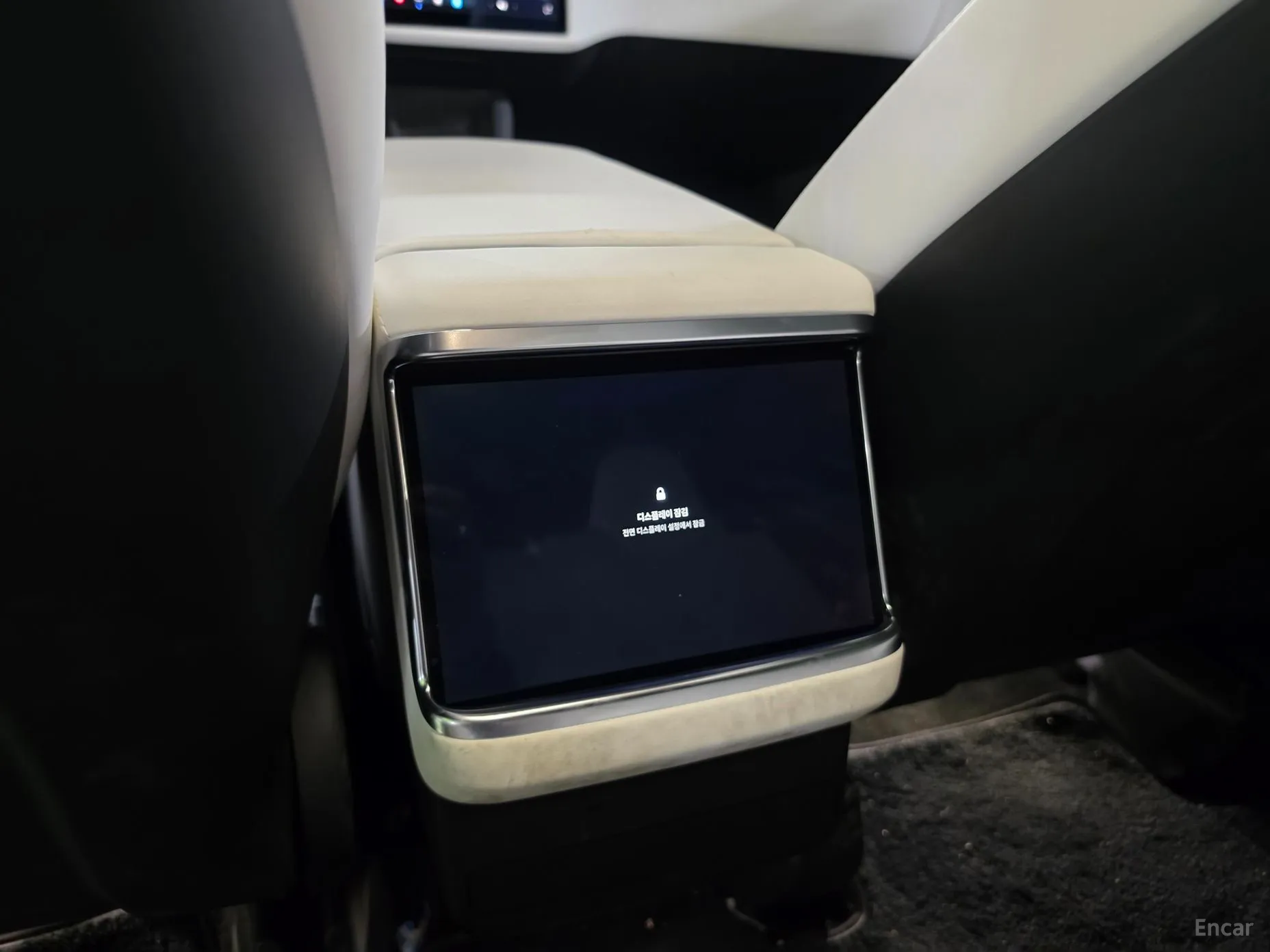 Tesla Model X превью 15