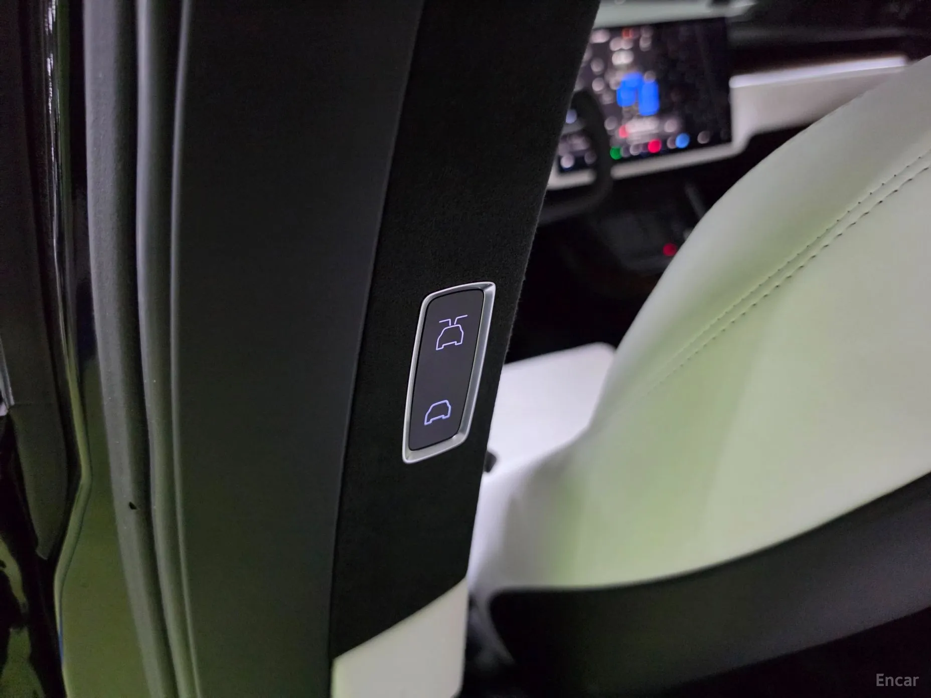 Tesla Model X превью 16