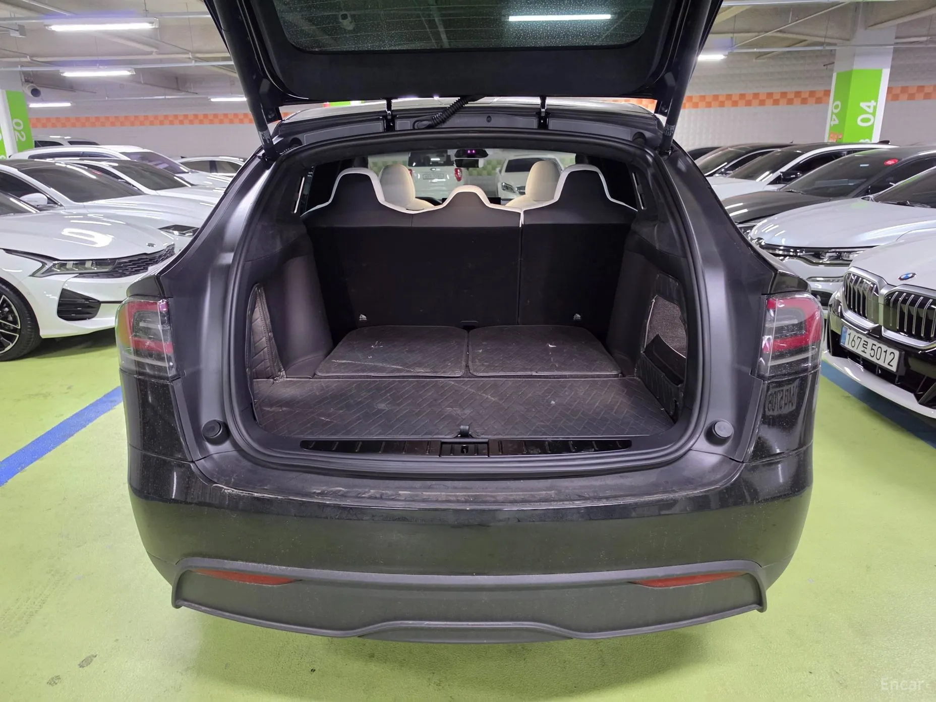 Tesla Model X превью 17