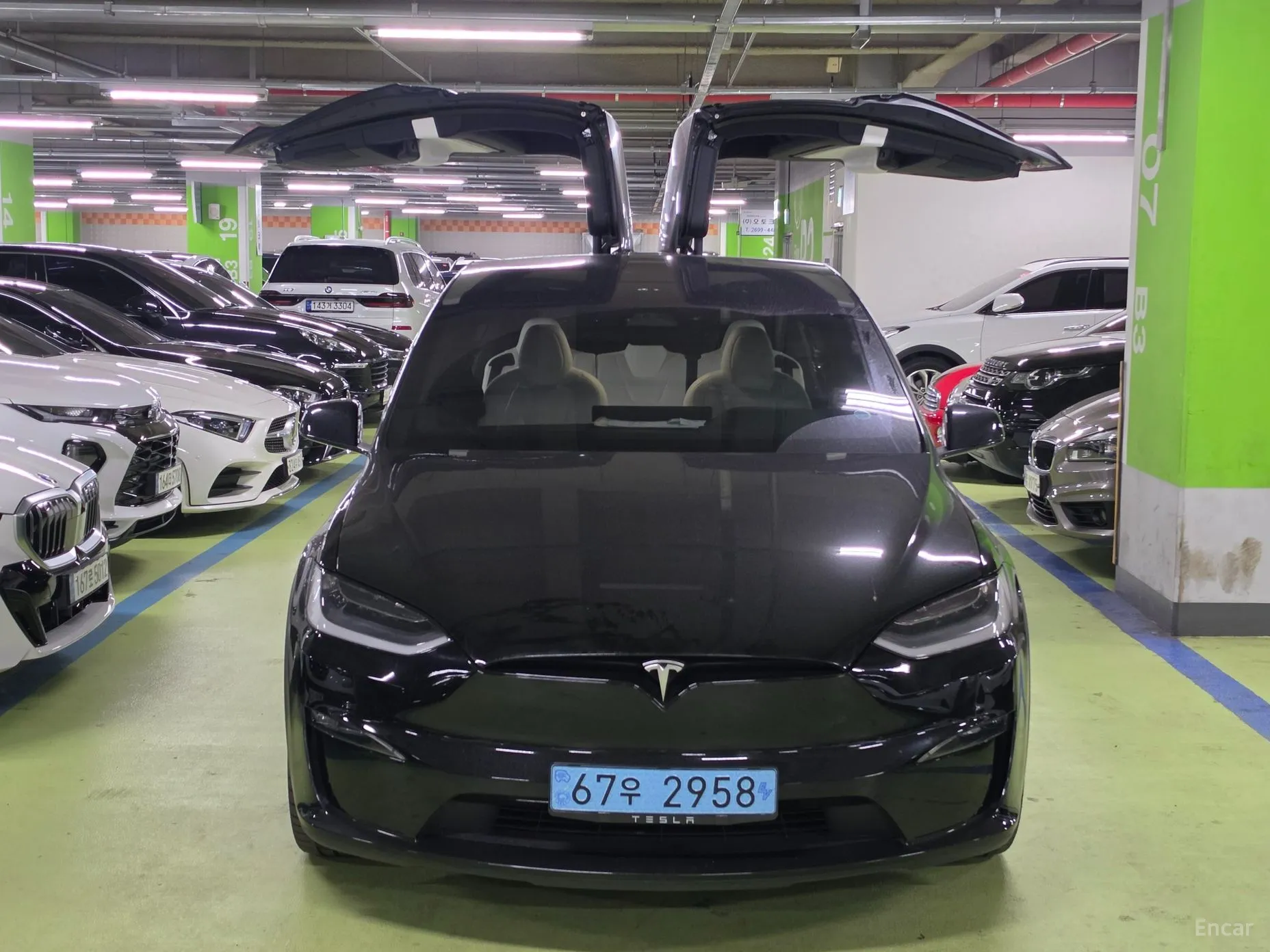 Tesla Model X превью 5