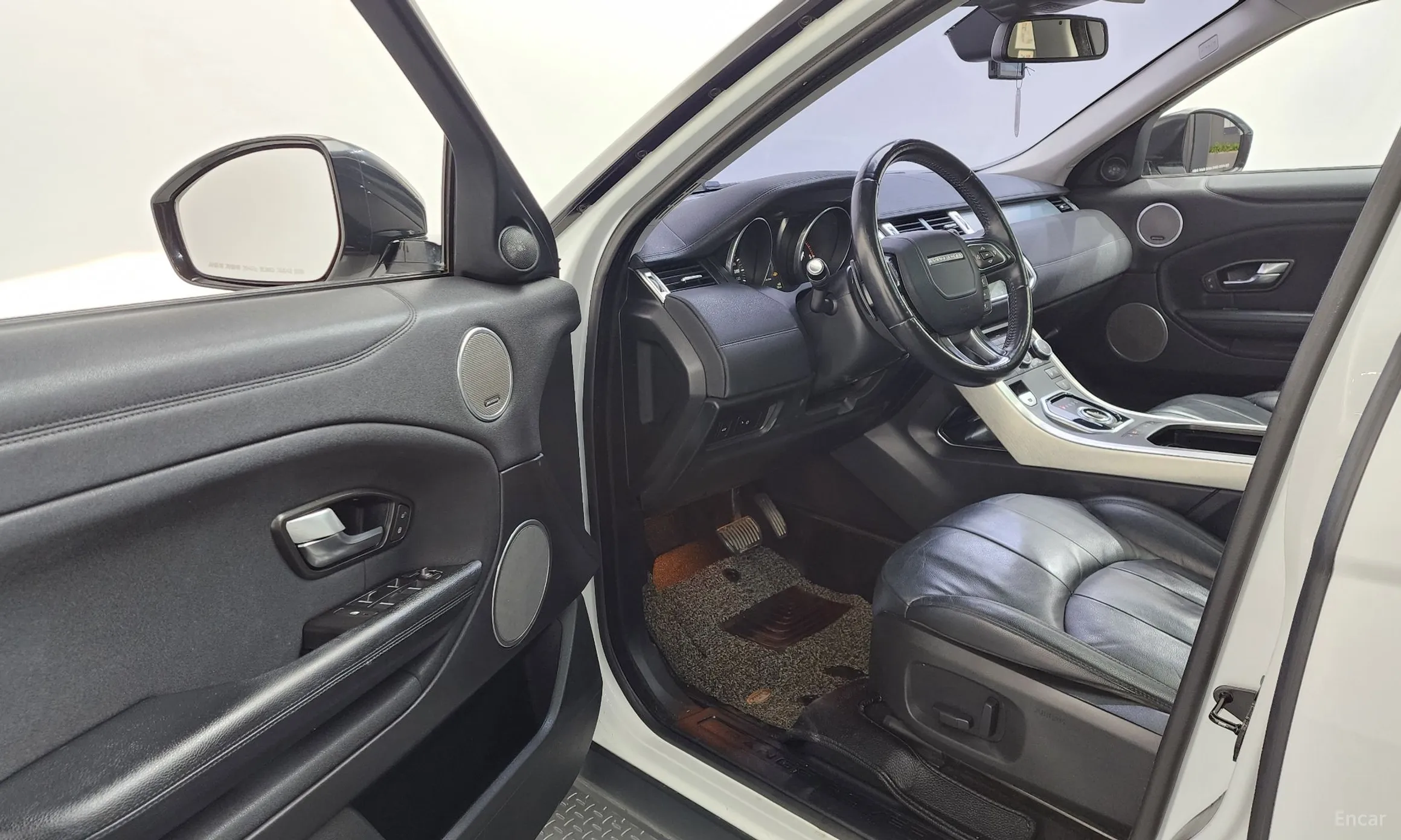 Land Rover Range Rover Evoque превью 10