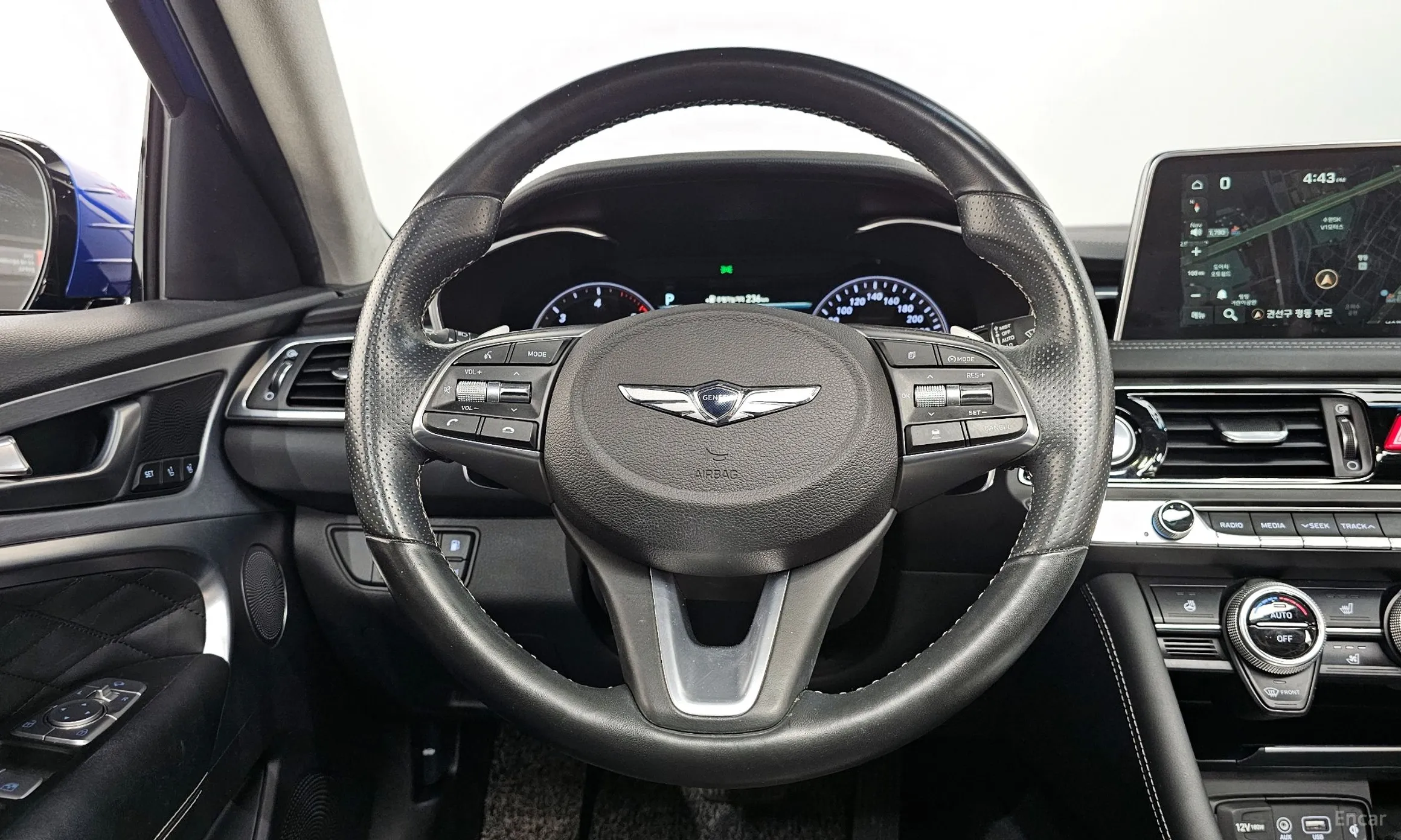 Genesis G70 превью 13
