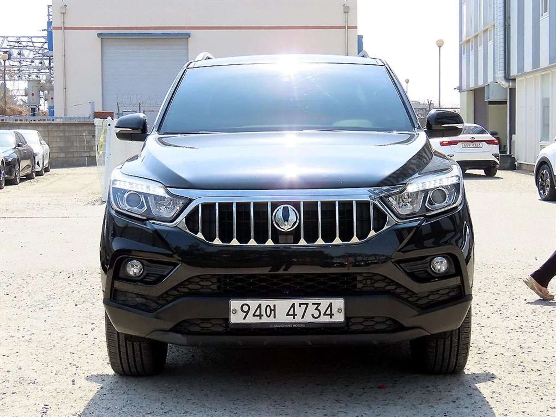 Rexton Sports Khan