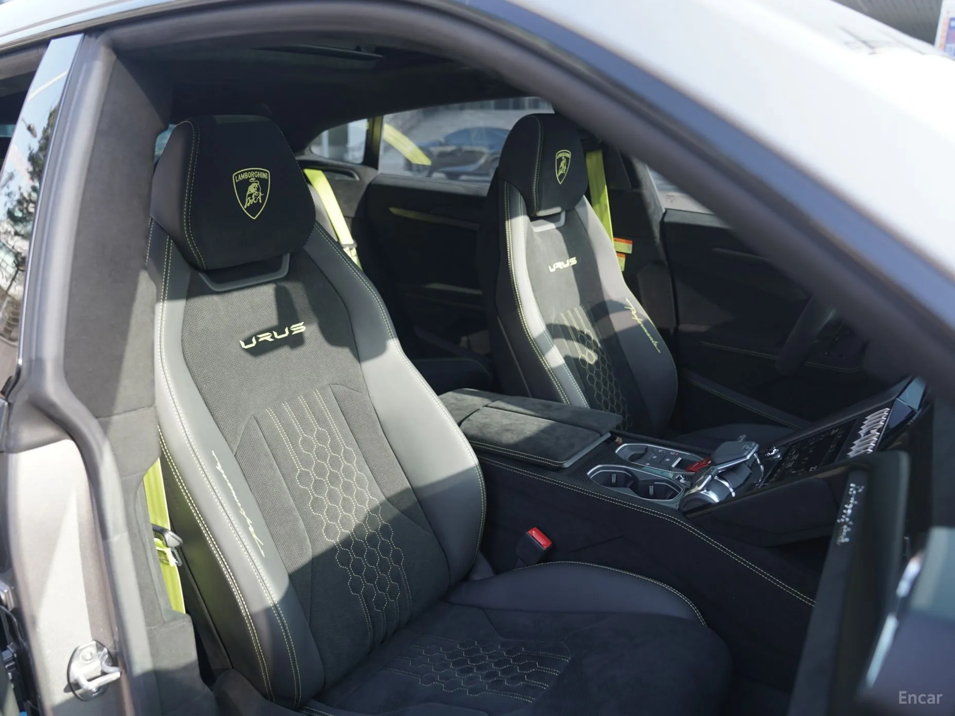 Lamborghini Urus превью 10