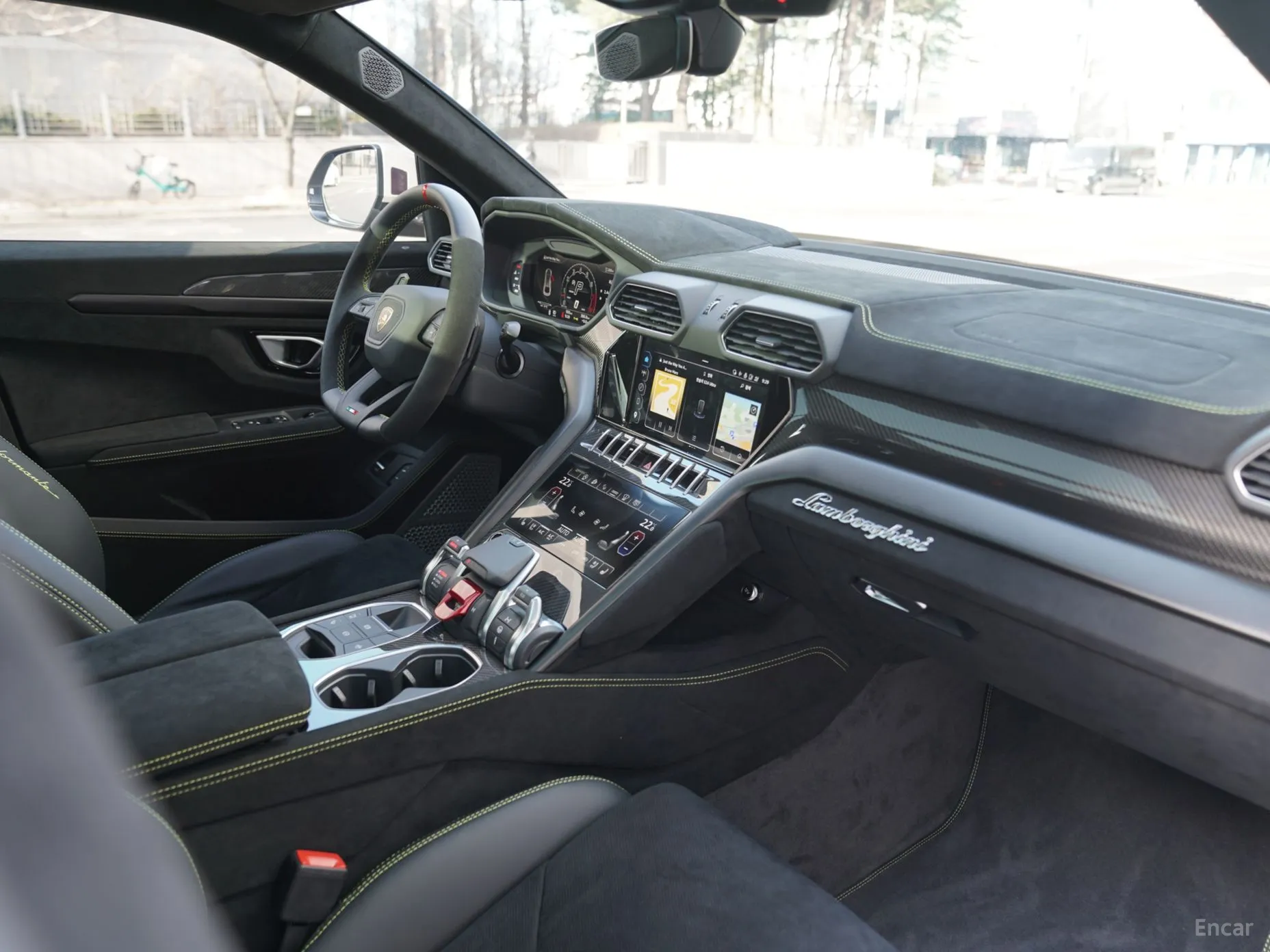 Lamborghini Urus превью 15