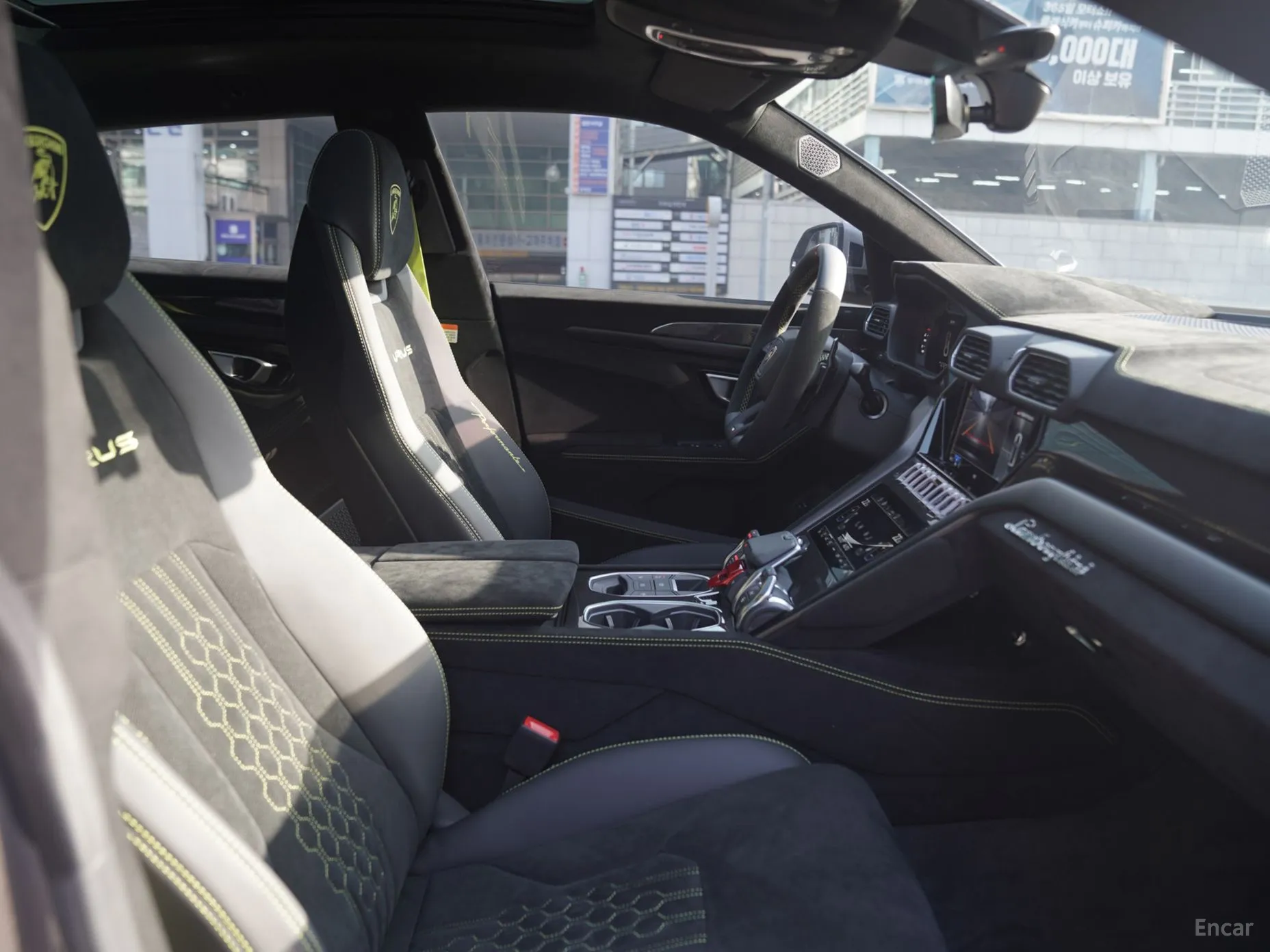Lamborghini Urus превью 16