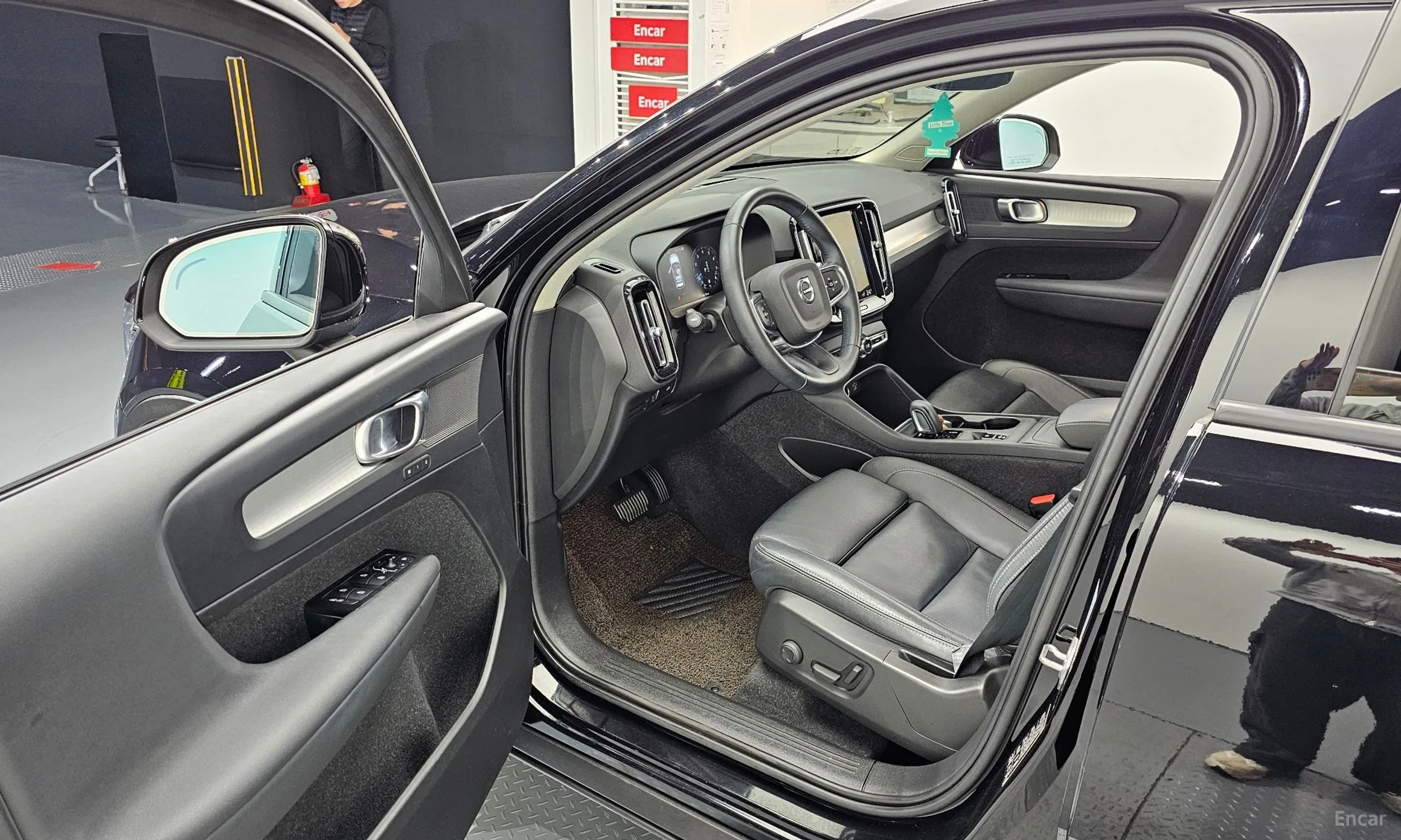 Volvo XC40 превью 11