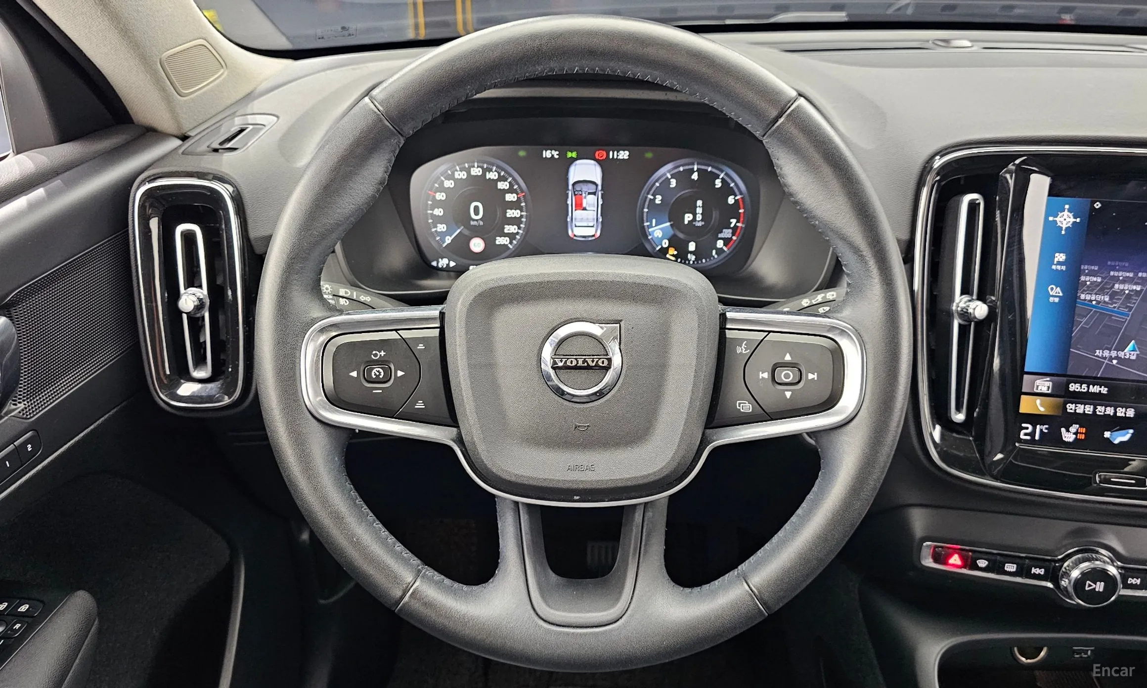 Volvo XC40 превью 13