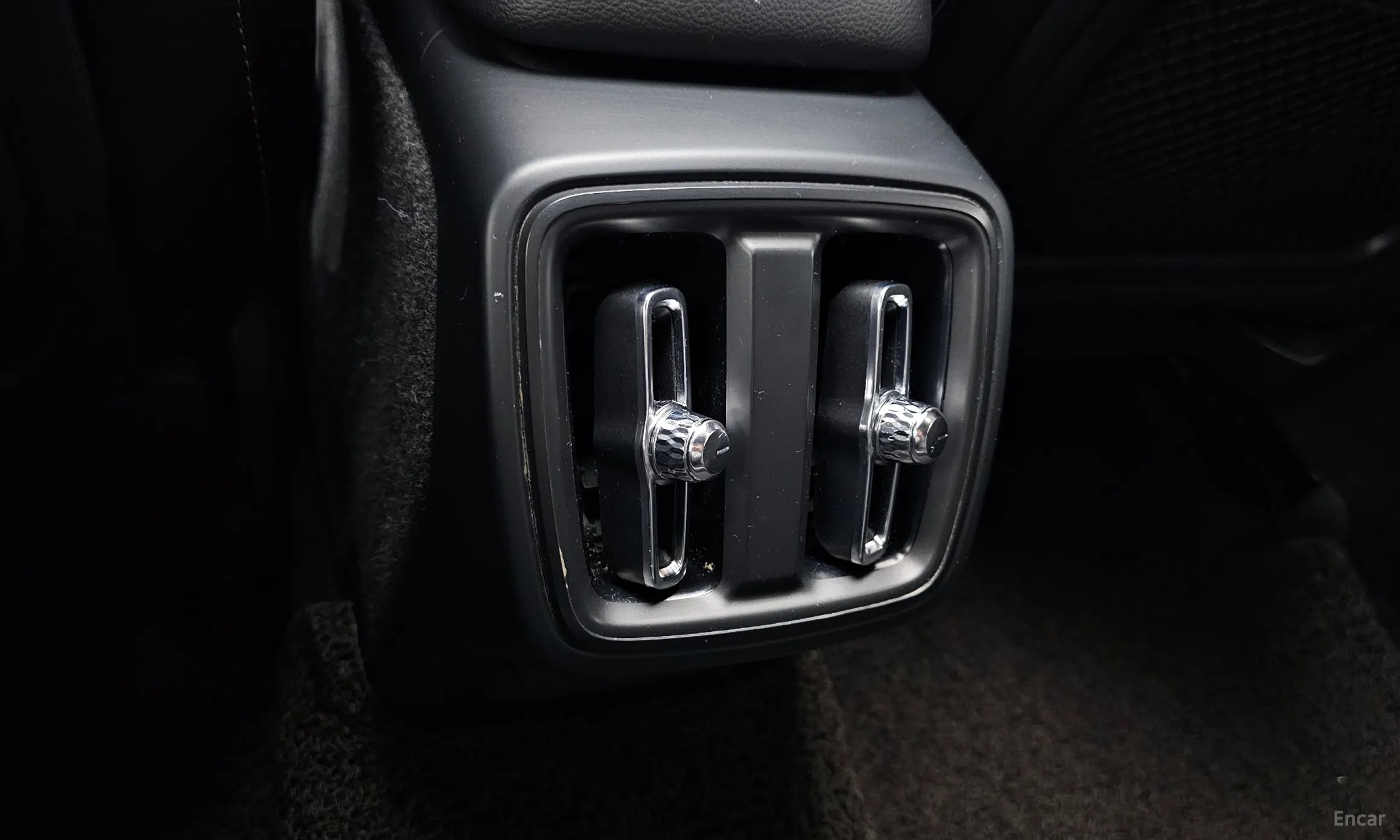 Volvo XC40 превью 18