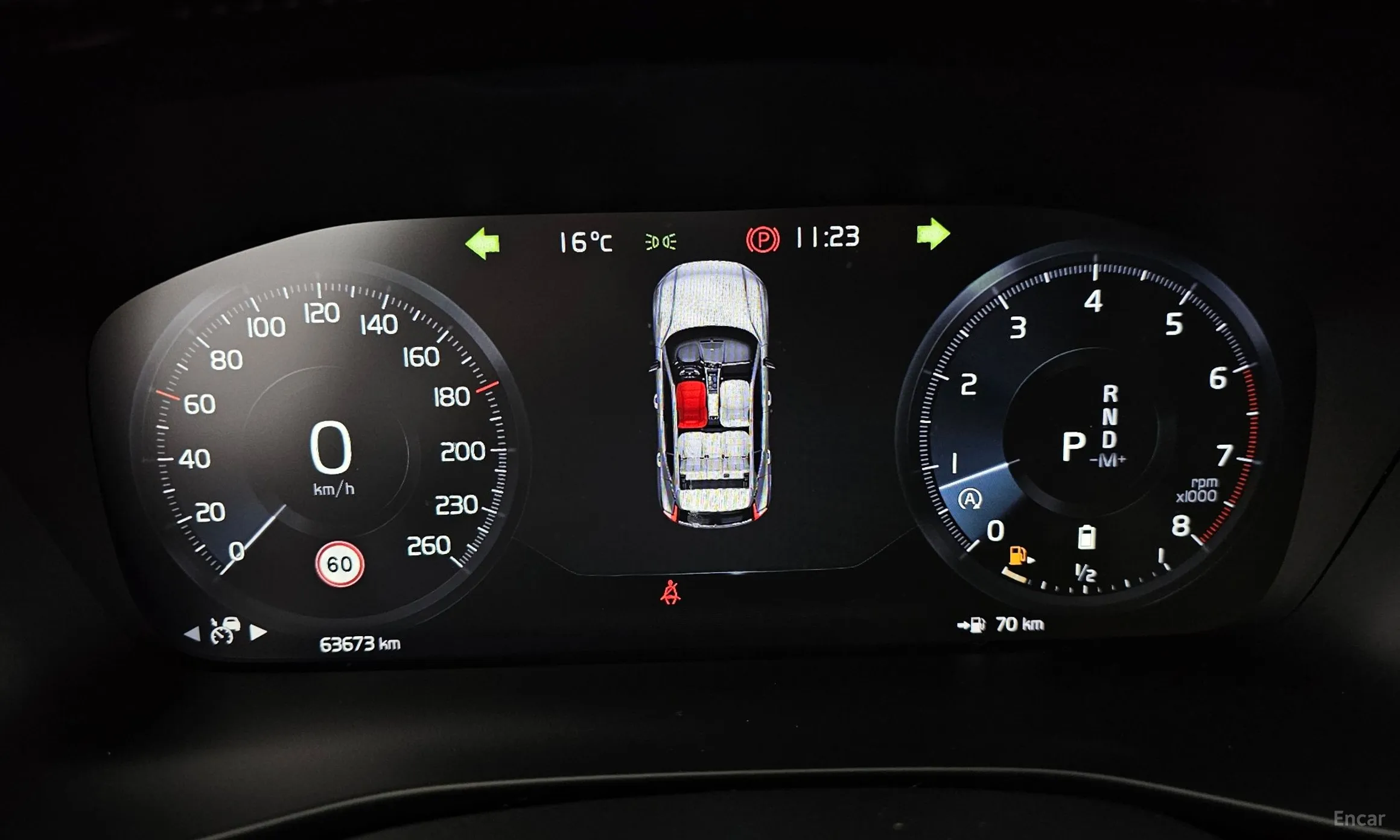Volvo XC40 превью 8