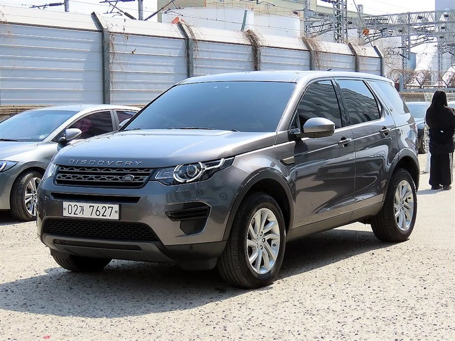 Land Rover Discovery Sports превью 2